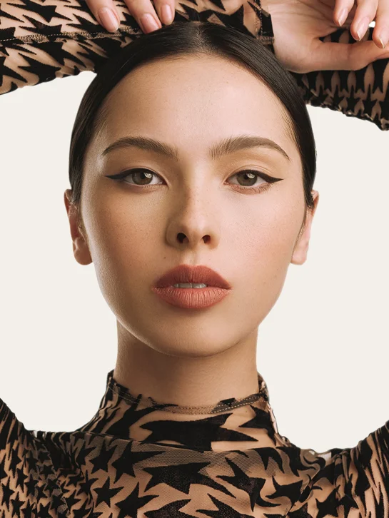 SUNNIES FACE Bút Kẻ Mắt Nước Easyline