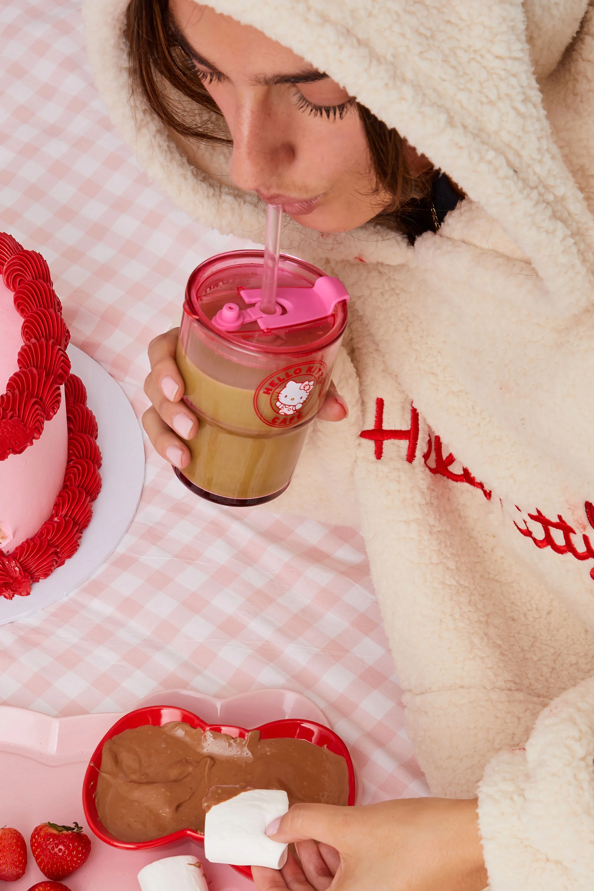 TYPO Ly Thủy Tinh Có Nắp - Collab Love A Latte Glass Tumbler