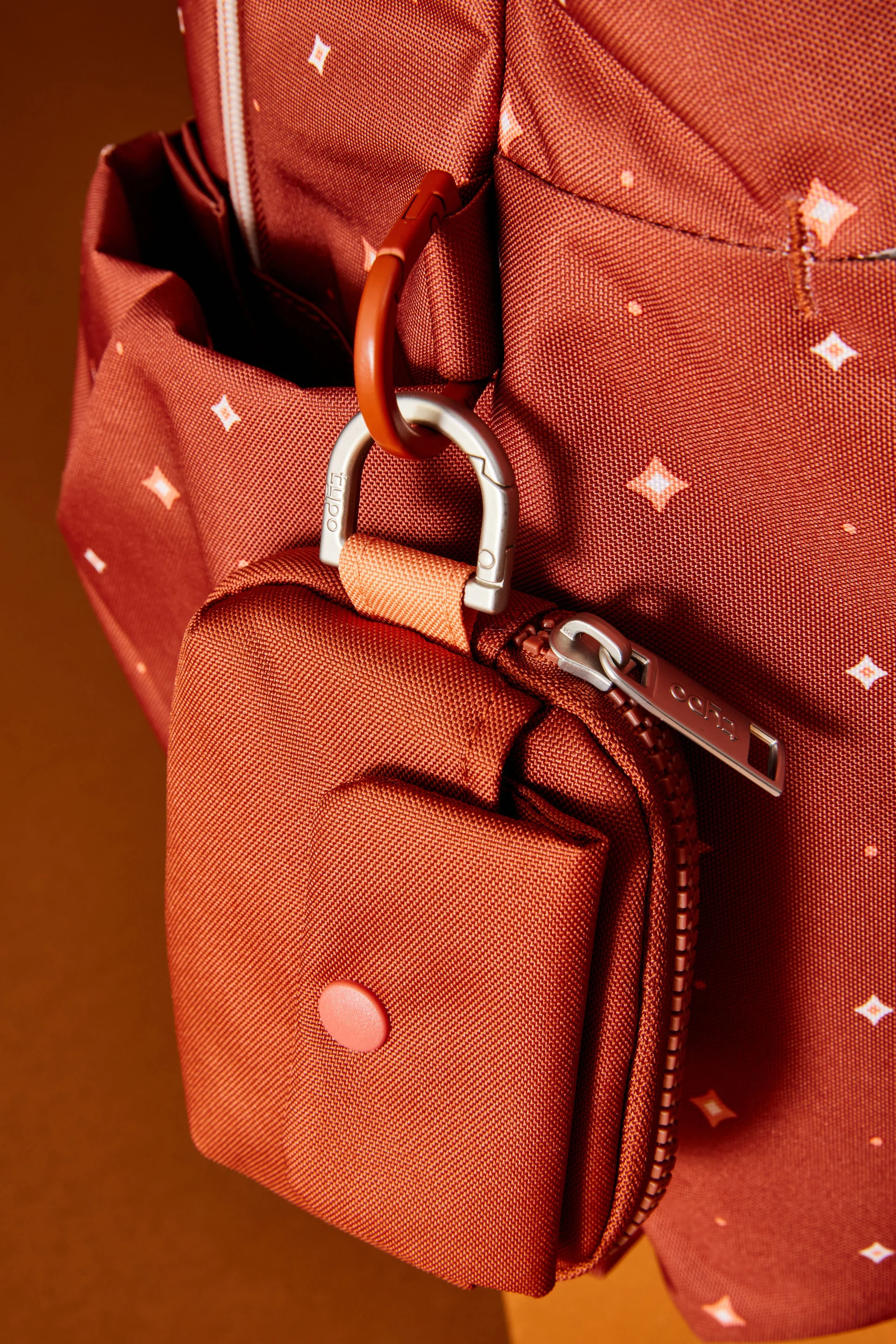 TYPO Ví Đựng Phụ Kiện - Mode Zip Wallet