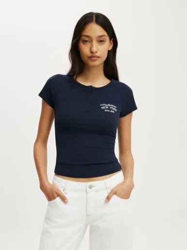 COTTON ON Áo Thun Có Họa Tiết Nữ - Henley Baby Raglan Graphic Tee