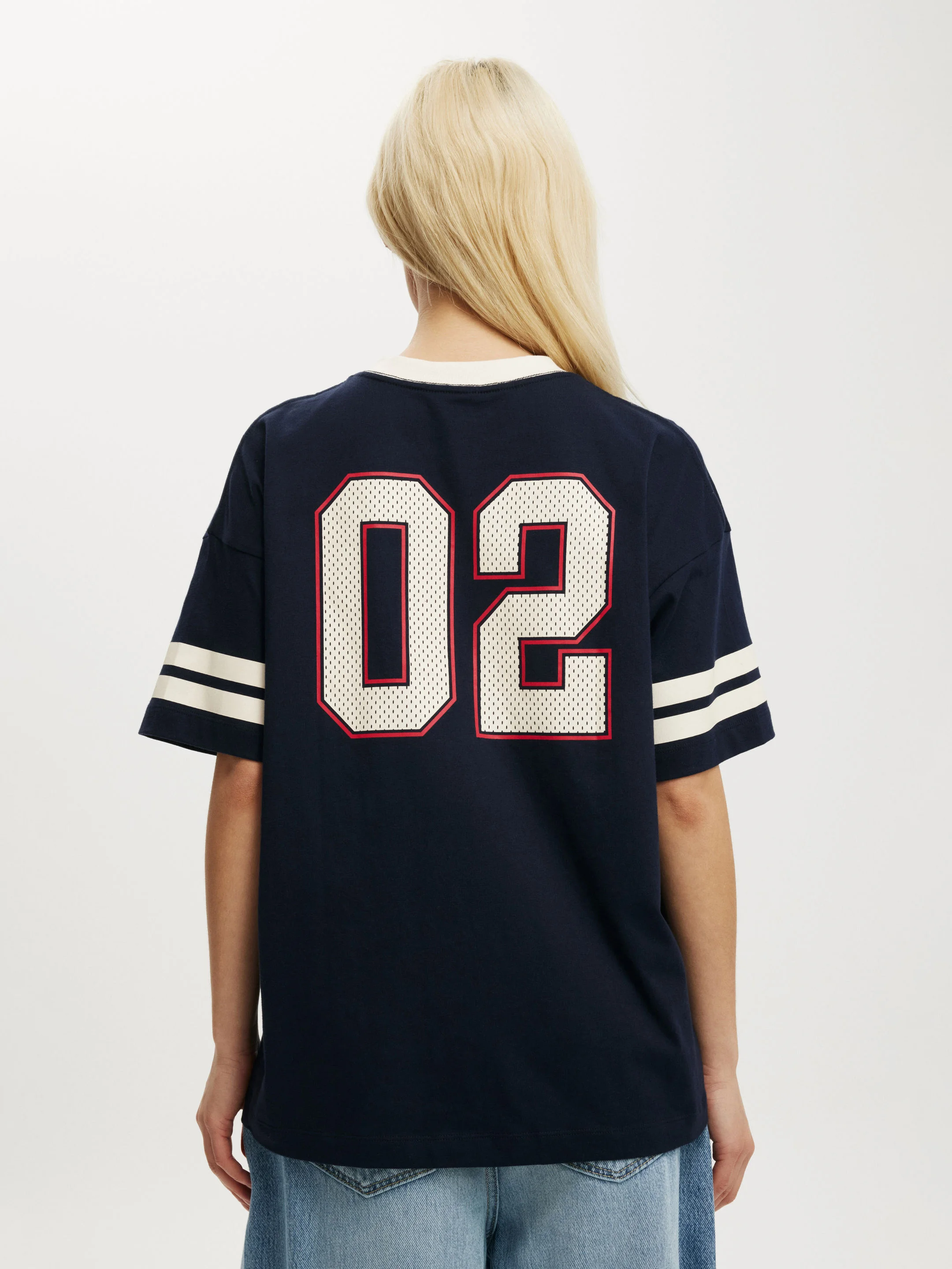 COTTON ON Áo Thun Ngắn Tay Nữ-V Neck Oversized Sporty Graphic Tee