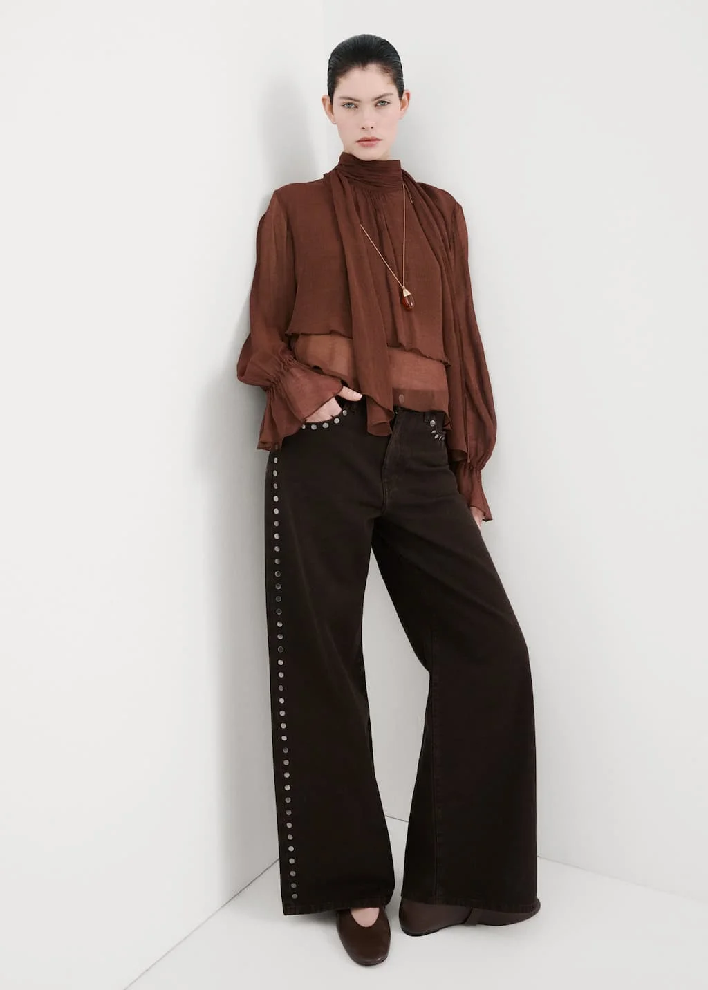 MANGO Quần Jeans Nữ Studs