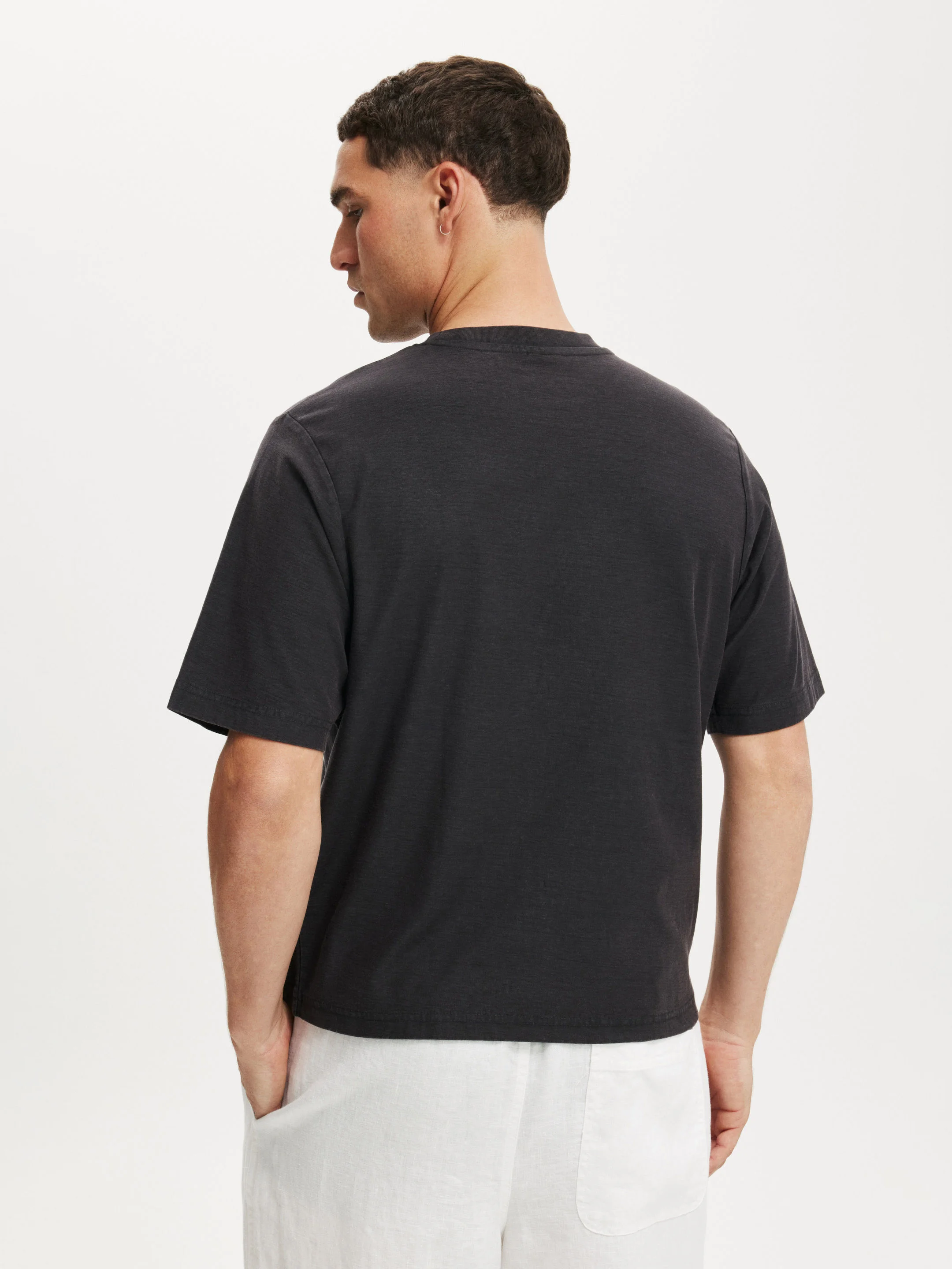 COTTON ON Áo Thun Có Họa Tiết Nam-Cropped Fit Graphic T-Shirt