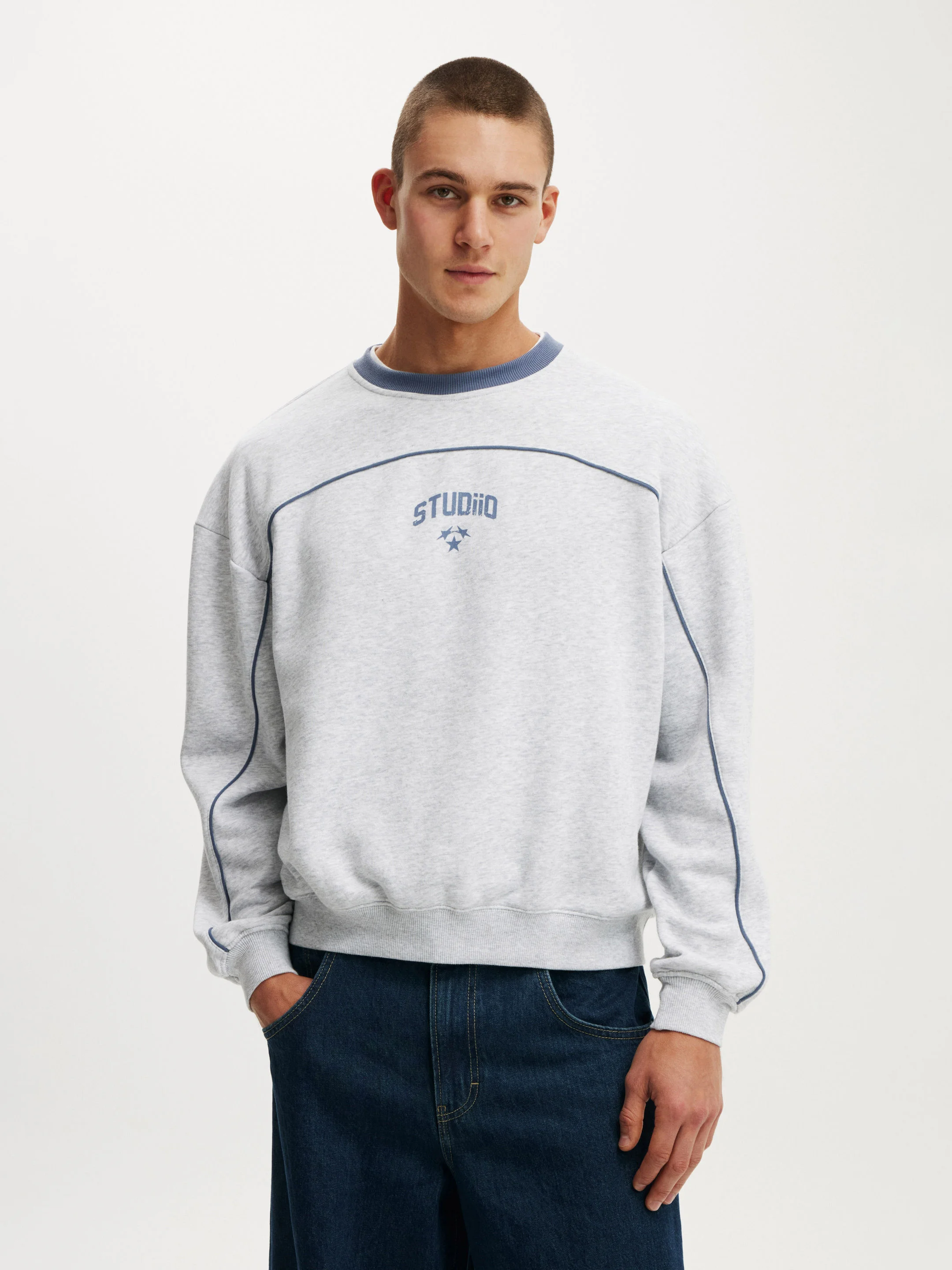 COTTON ON Áo Chui Đầu Dài Tay Nam - Box Fit Graphic Crew Sweater