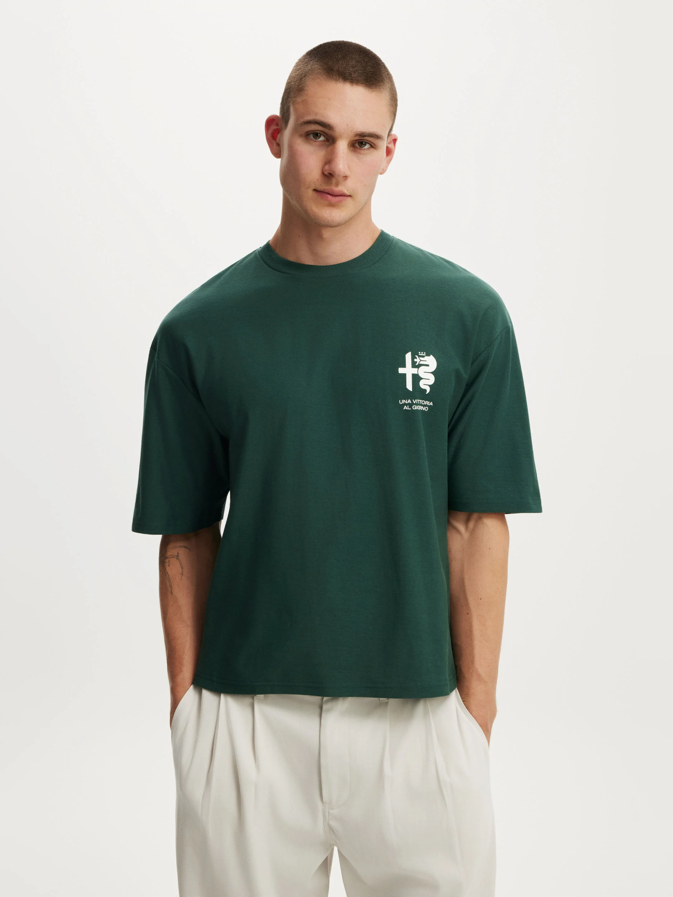 COTTON ON Áo Thun Có Họa Tiết Nam - Cropped Fit Alfa Romeo T-Shirt