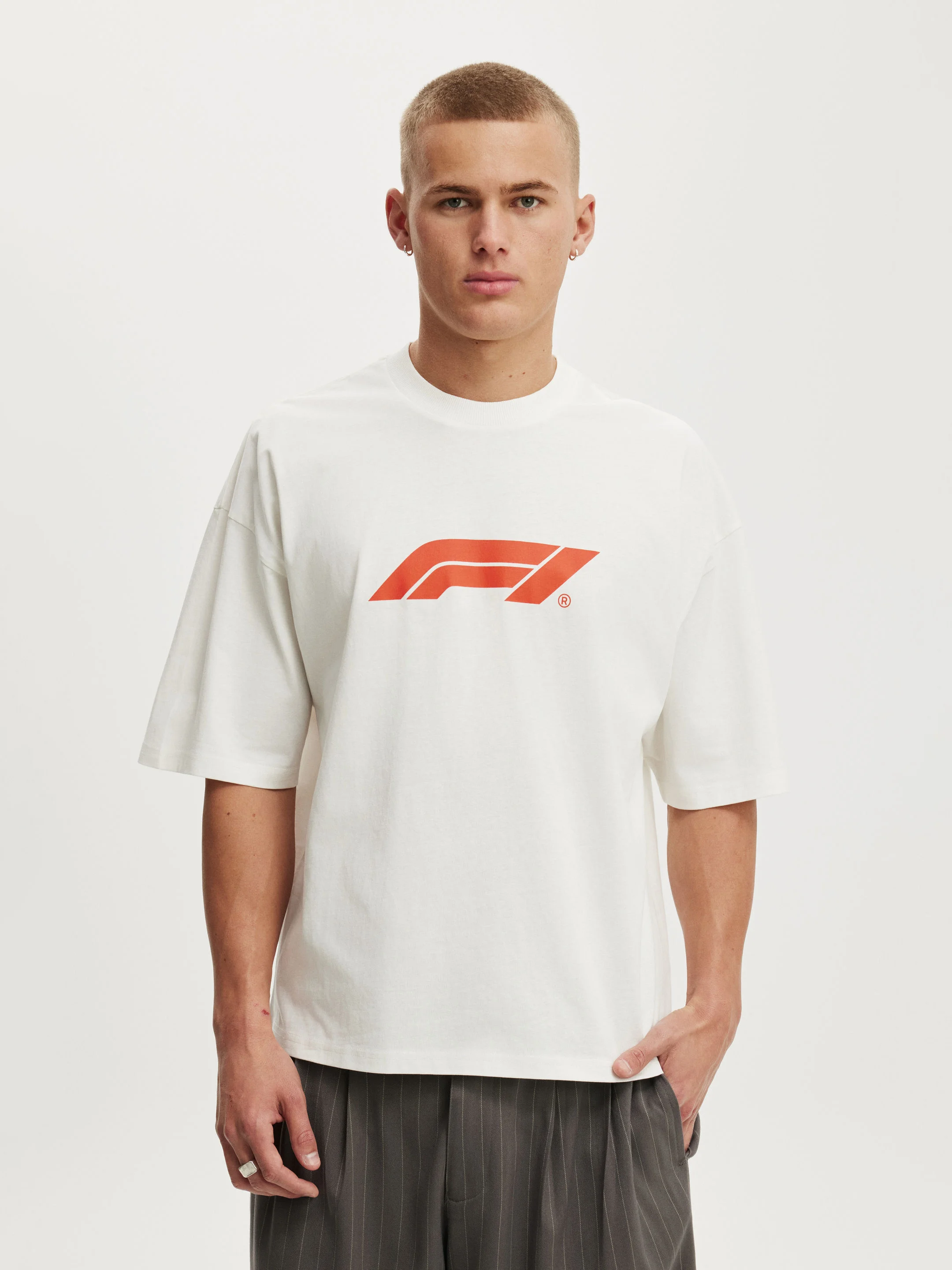 COTTON ON Áo Thun Có Họa Tiết Nam-Cropped Fit License T-Shirt