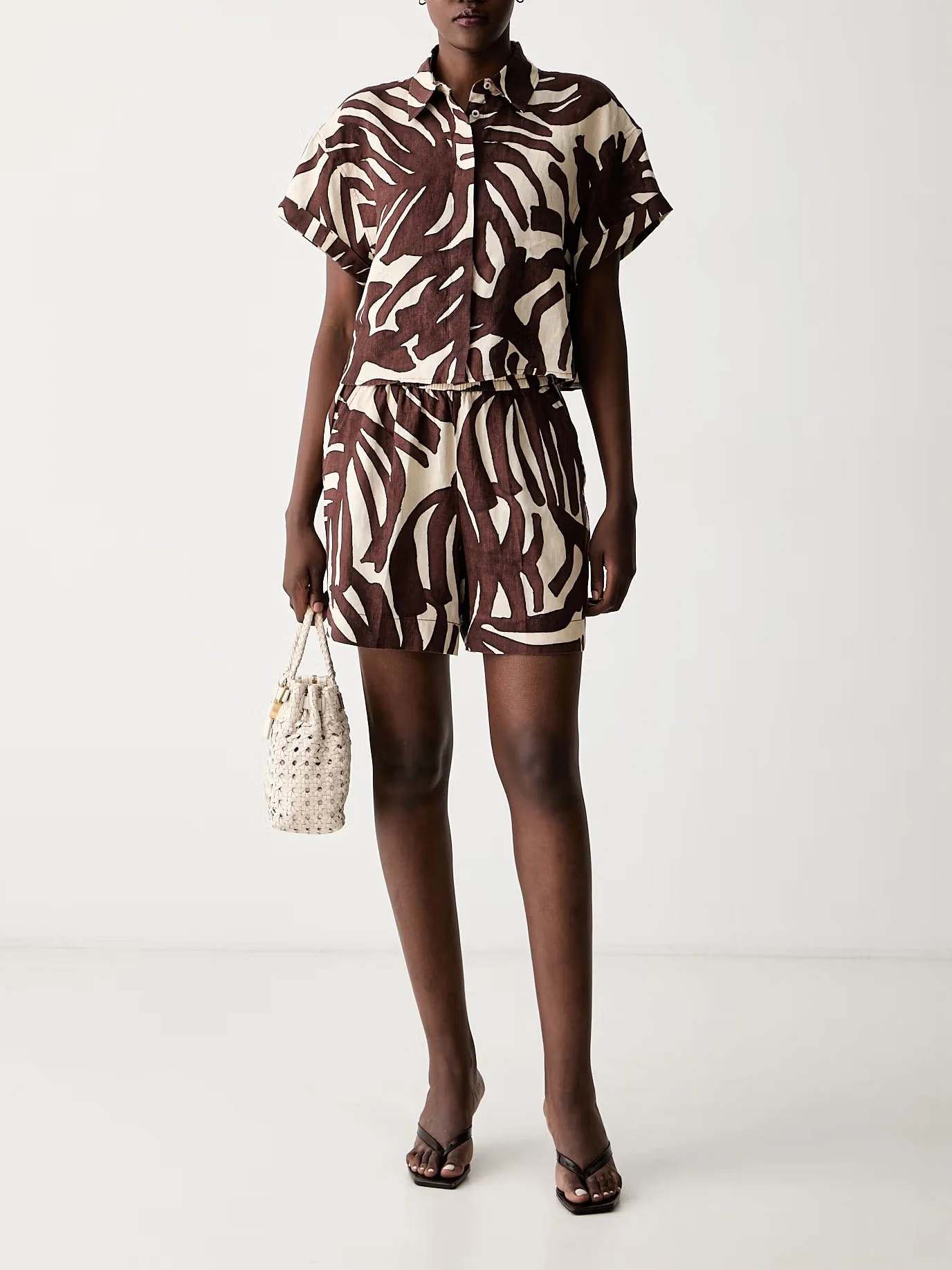 UNITED COLORS OF BENETTON Quần Ngắn Nữ Women Bermuda