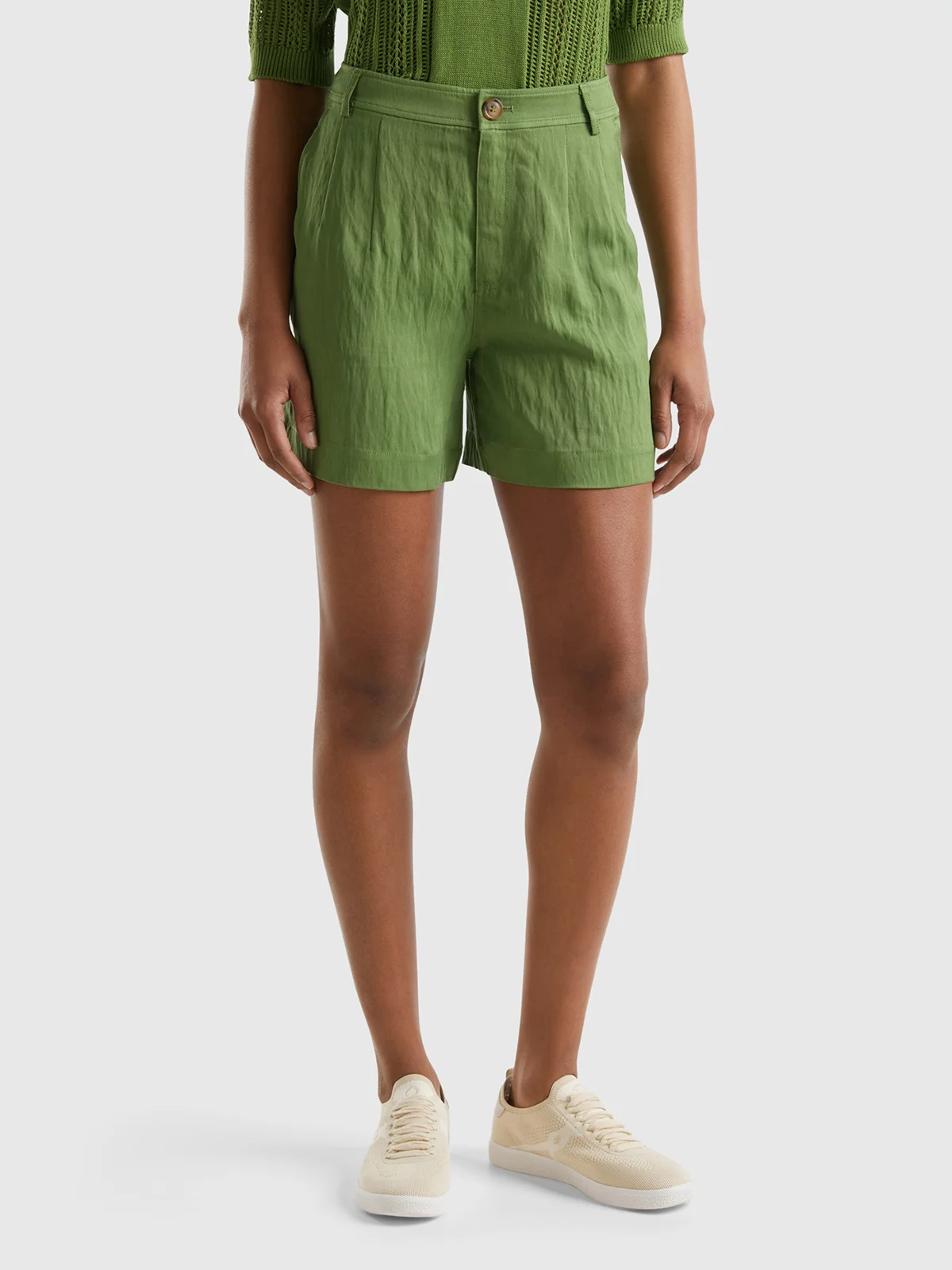UNITED COLORS OF BENETTON Quần Ngắn Nữ Bermuda Shorts In Sustainable Viscose Blend