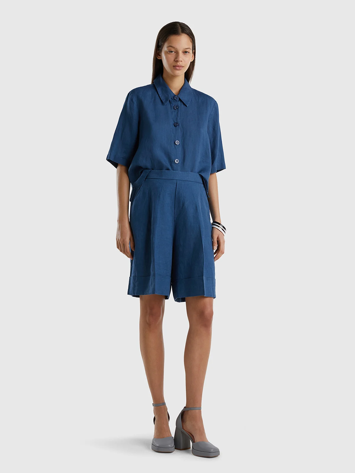 UNITED COLORS OF BENETTON Quần Ngắn Nữ 100% Linen Bermudas With Cuffs