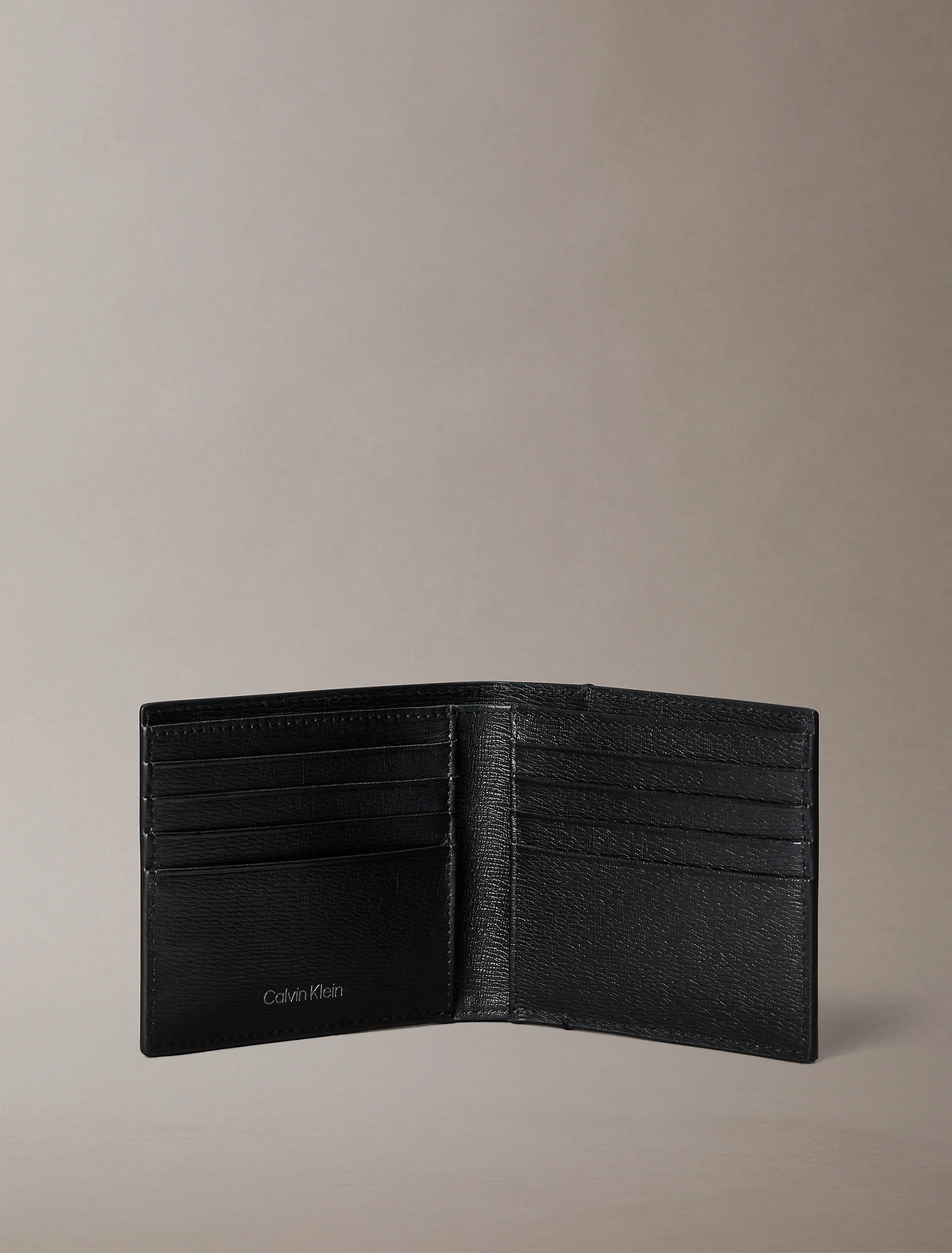 CK ACCESSORIES Ví Nam Emblem Plaque Billfold Wallet