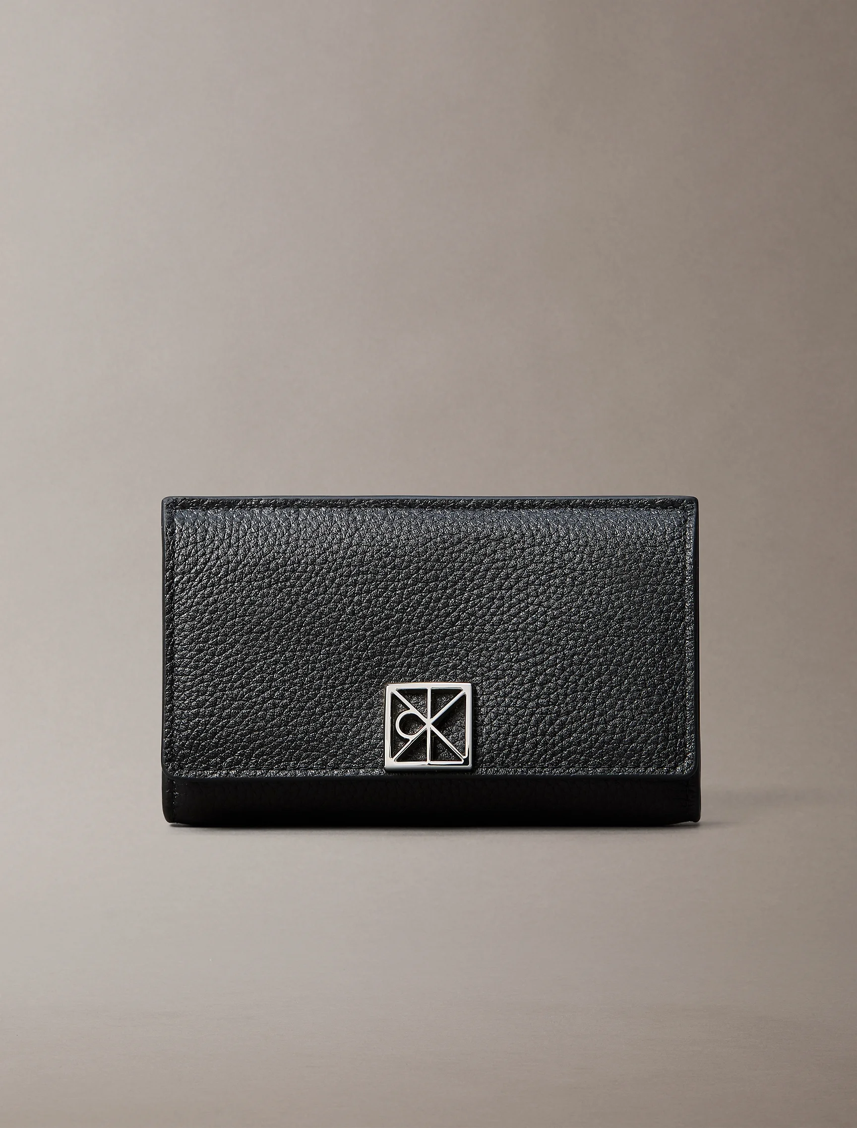 CK ACCESSORIES Ví Nữ Emblem Leather Cardholder