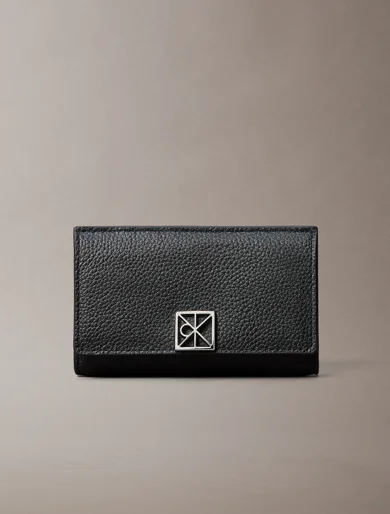 CK ACCESSORIES Ví Nữ Emblem Leather Cardholder