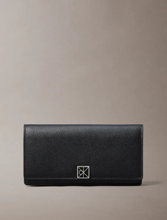 CK ACCESSORIES Ví Nữ Emblem Long Billfold Wallet