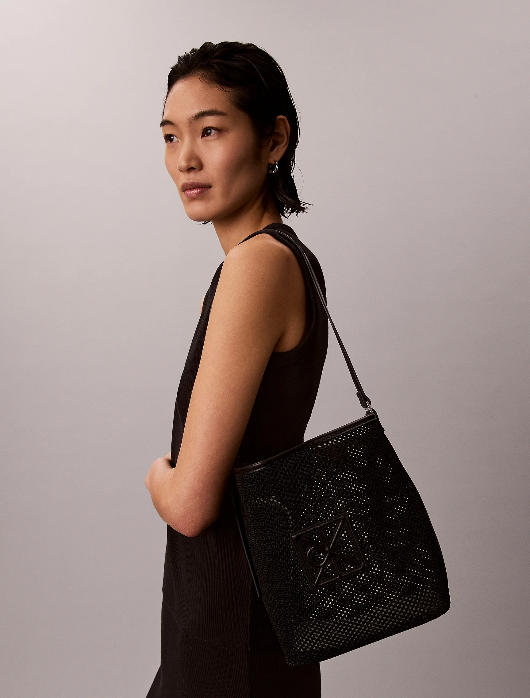 CK ACCESSORIES Túi Nữ Emblem Mesh Bucket