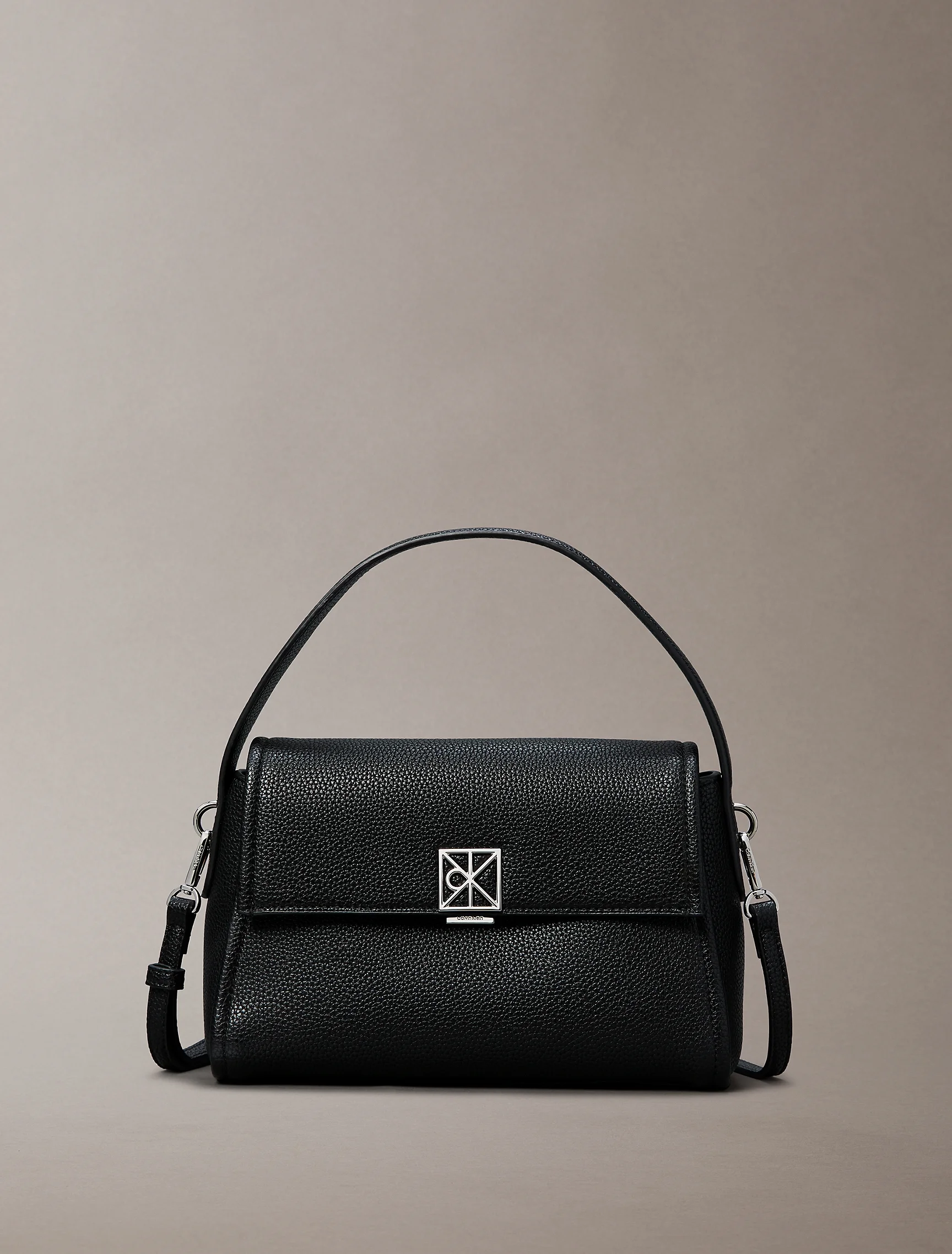 CK ACCESSORIES Túi Nữ Emblem Logo Hardware Pebble Shoulder Bag