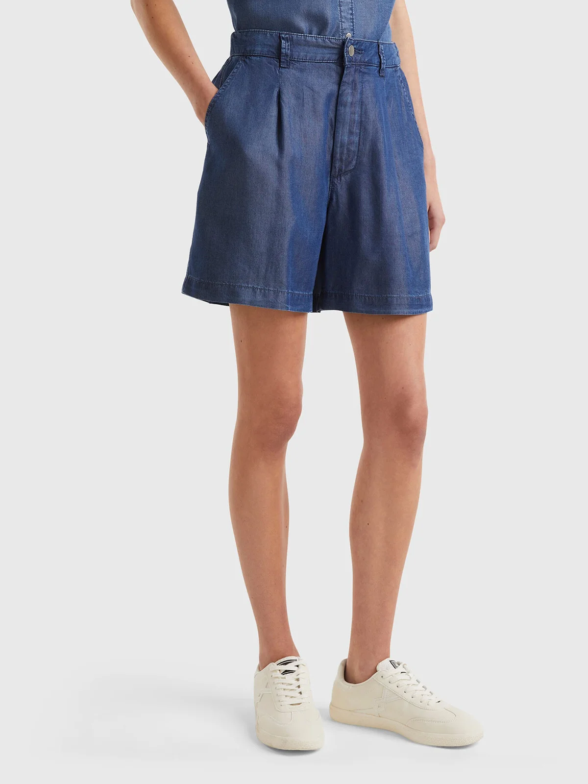 UNITED COLORS OF BENETTON Quần Ngắn Nữ Shorts In Sustainable Viscose