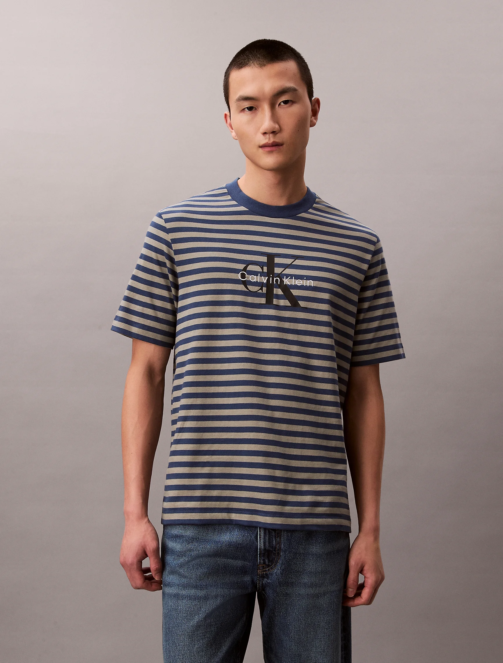 CK JEANS Áo Thun Nam Monogram Logo Stripe Relaxed T-Shirt