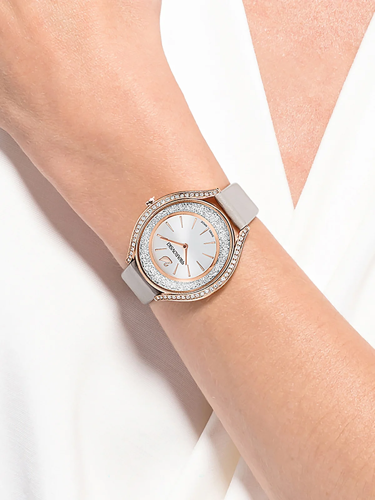 SWAROVSKI Đồng Hồ Crystalline Aura, Leather Strap, Gray, Rose Gold-Tone Finish