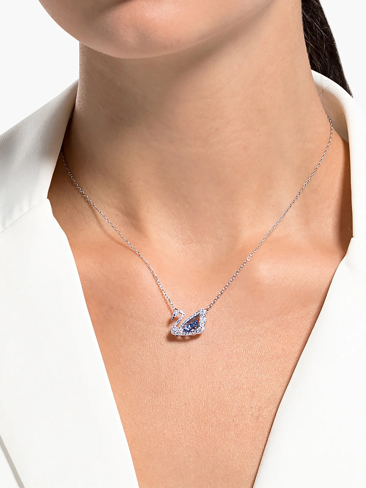 SWAROVSKI Vòng Cổ Dancing Swan, Swan, Blue, Rhodium Plated