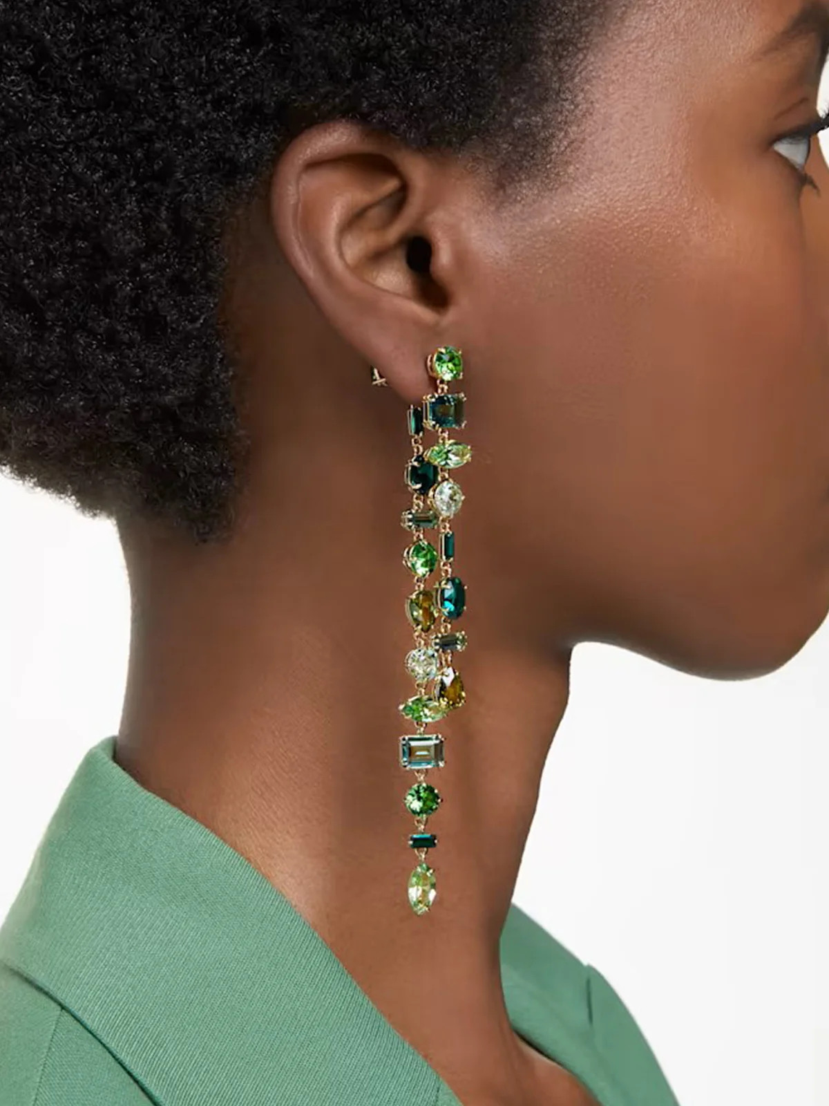SWAROVSKI Bông Tai Gema Drop, Asymmetrical Design, Mixed Cuts, Extra Long, Green, Gold-Tone Plated