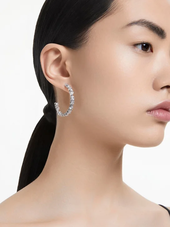 SWAROVSKI Bông Tai Re Mesmera: Pe Hoop Czwh/Rhs