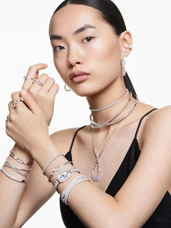 SWAROVSKI Bông Tai Hyperbola: Pe L Twist White/Rhs