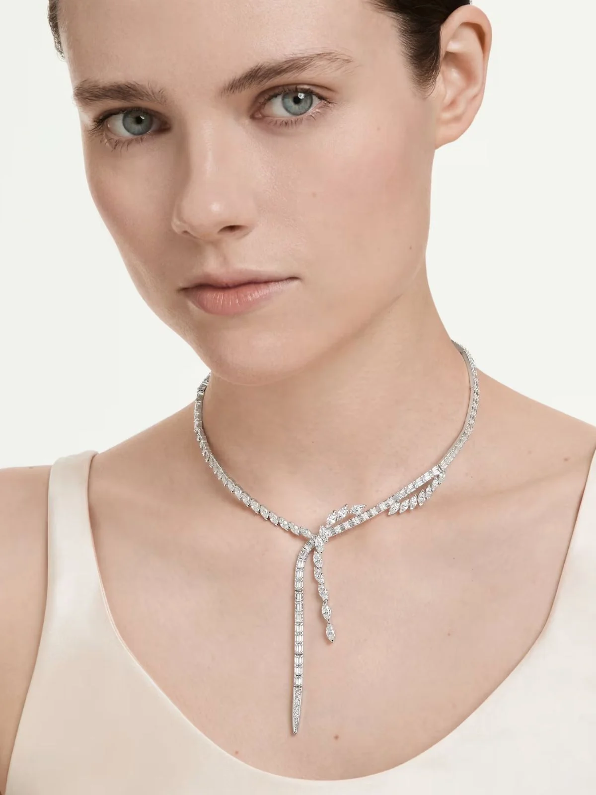SWAROVSKI Vòng Cổ Mesmera:Necklace Mix Whi/Rhs