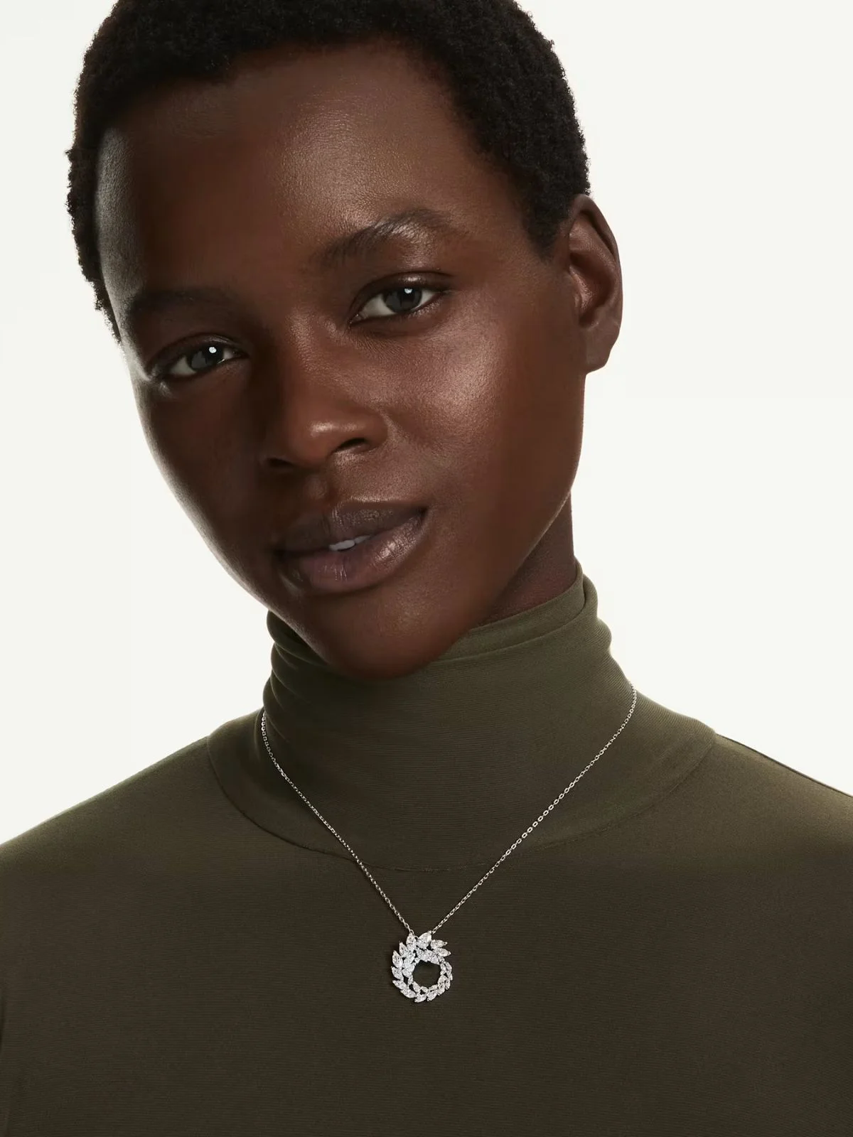 SWAROVSKI Vòng Cổ Mesmera:Pend Circular Wht/Rhs
