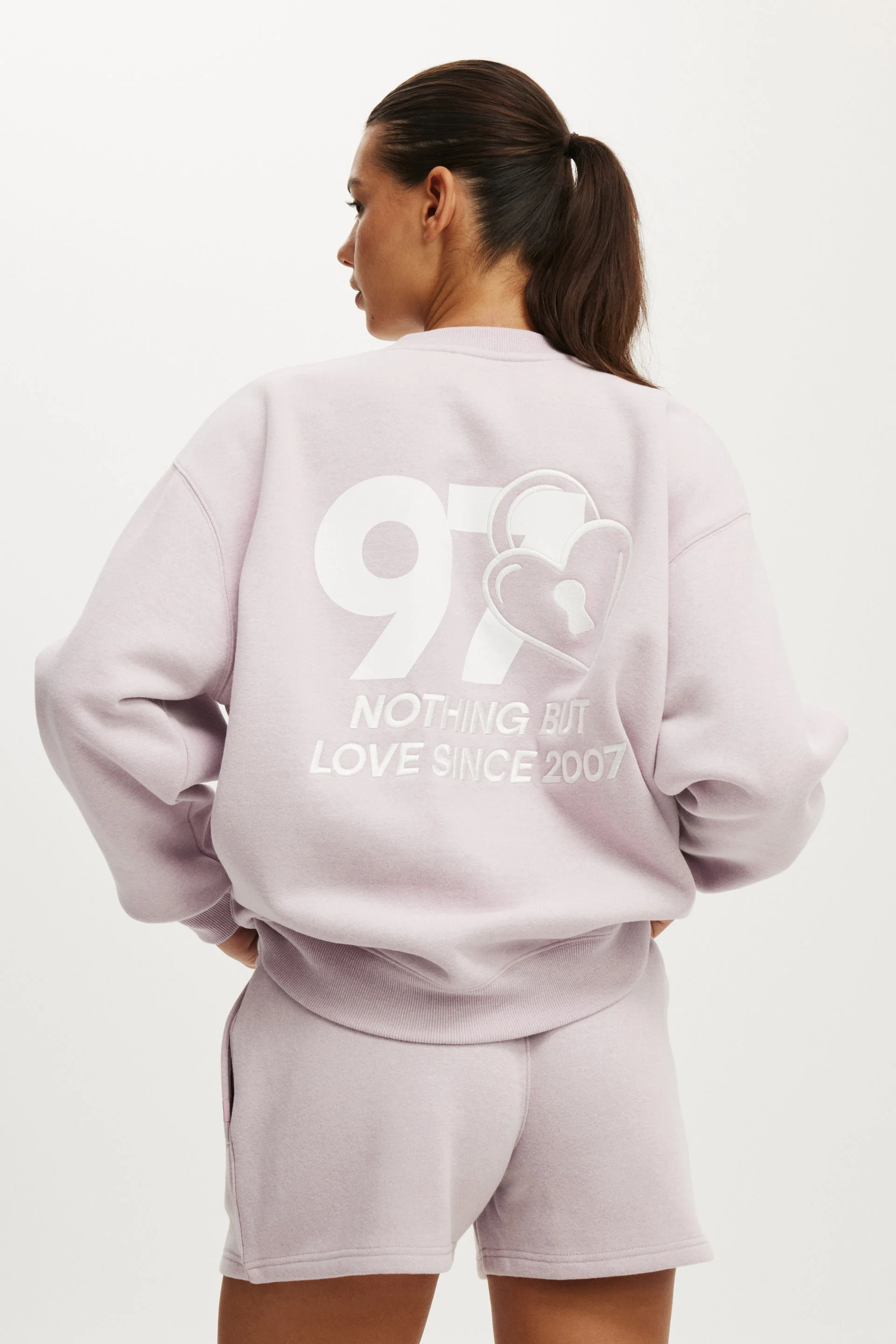 COTTON ON BODY Áo Chui Đầu Dài Tay Nữ - Plush Graphic Crew Sweatshirt