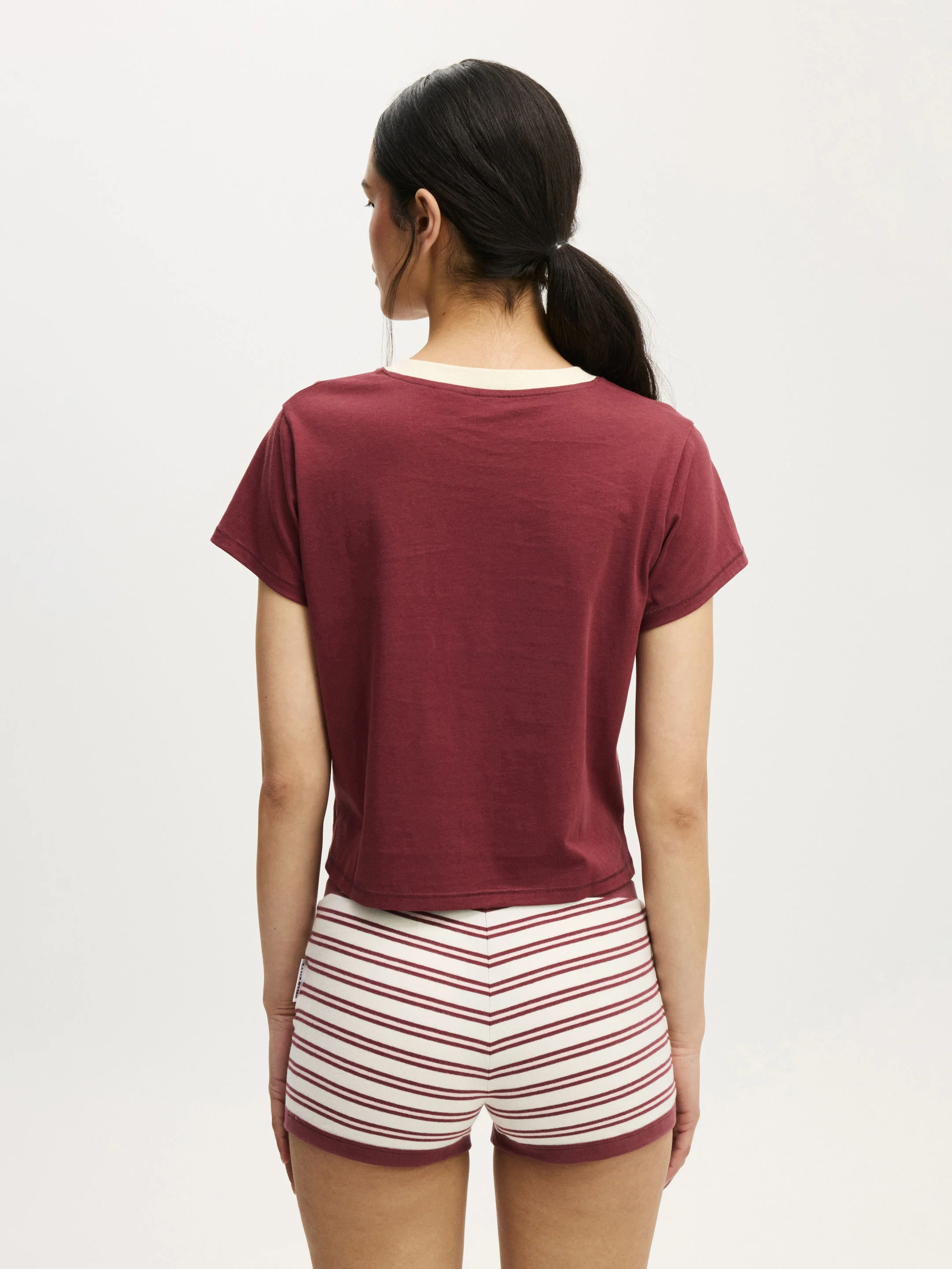 COTTON ON BODY Áo Thun Có Họa Tiết Nữ-90 S Sporty V-Neck Tee