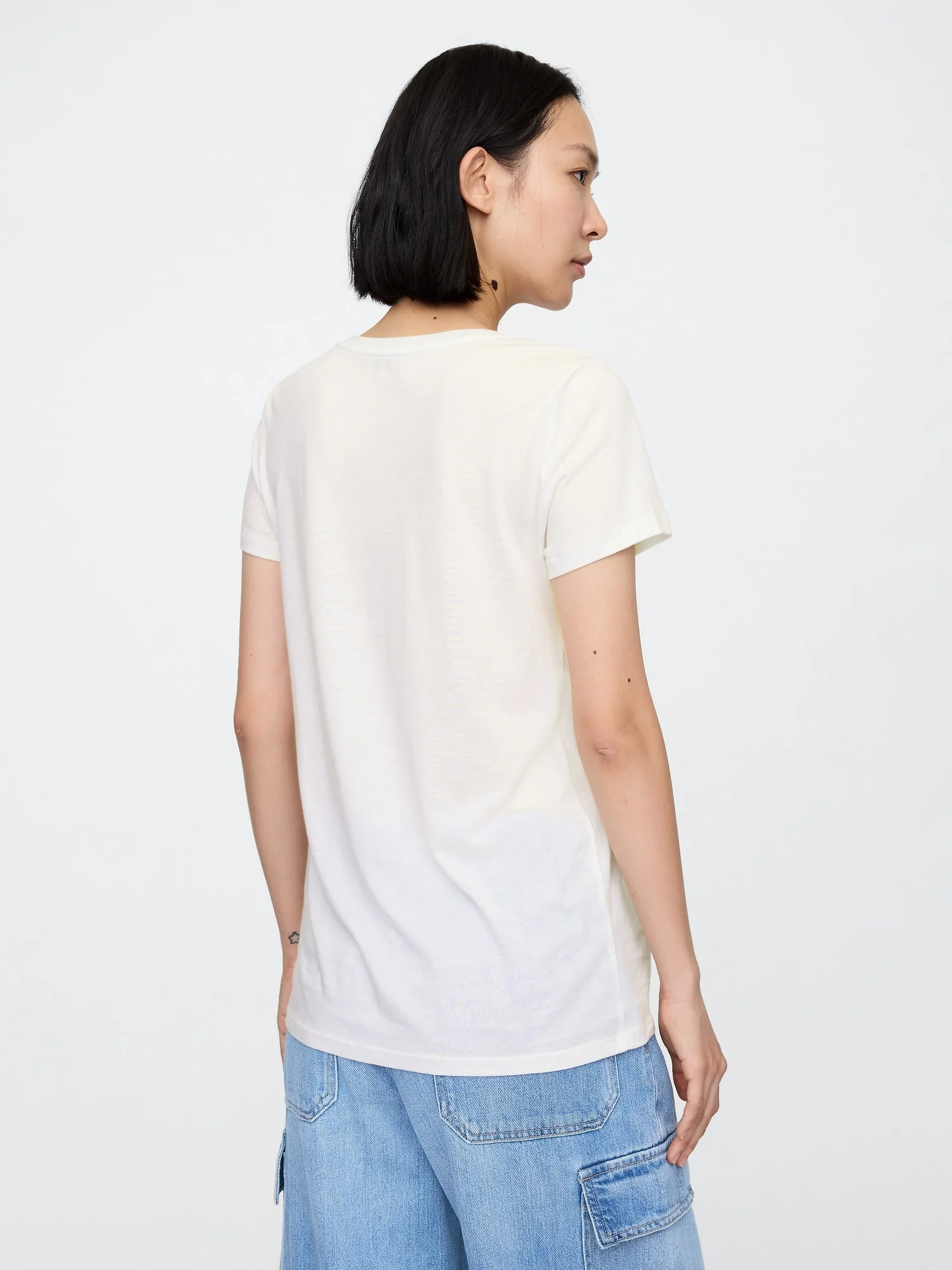 GAP Áo Thun Tay Ngắn Nữ