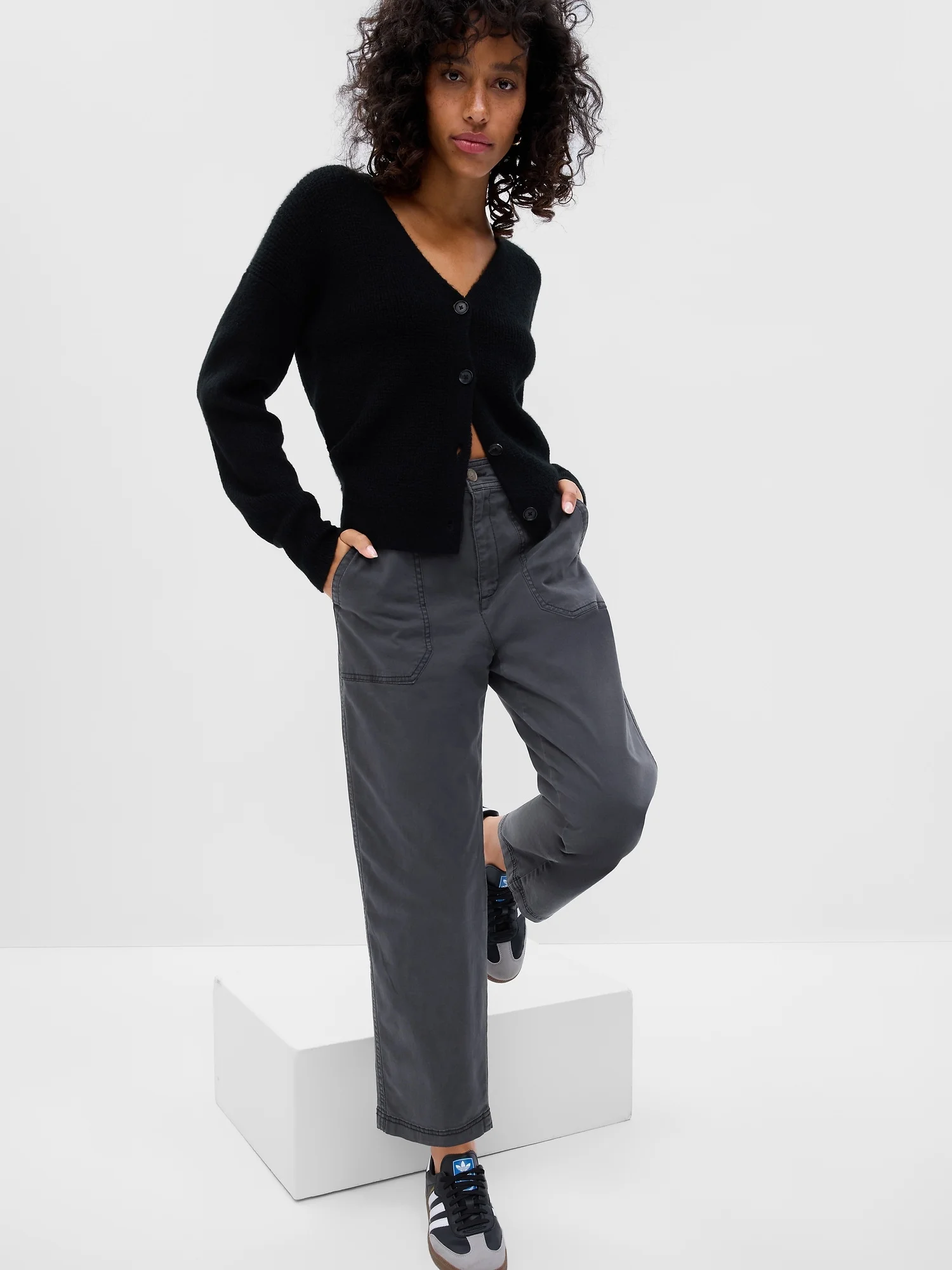 GAP Quần Vải Dài Nữ - High Rise Girlfriend Khaki Utility
