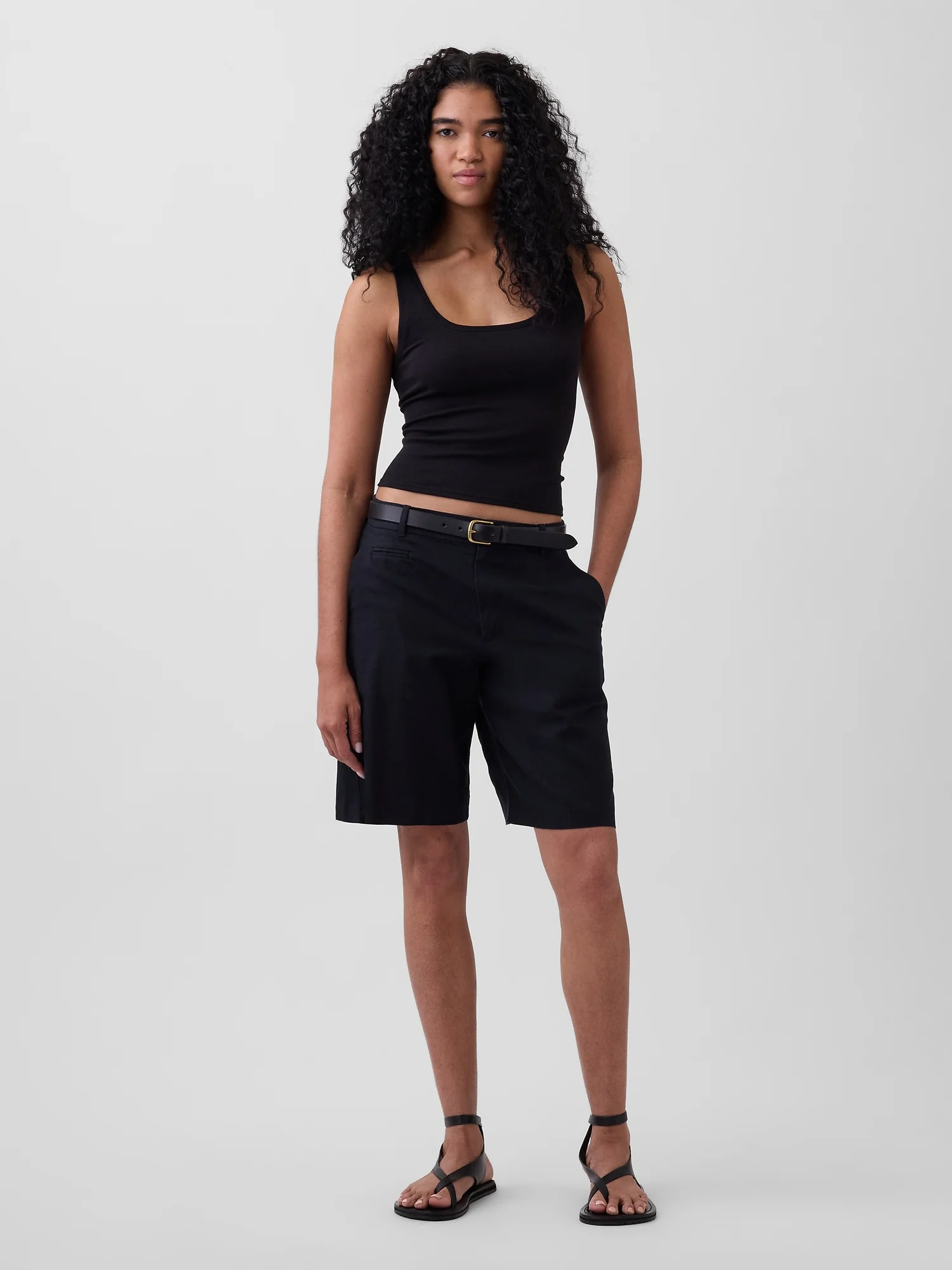 GAP Quần Short Vải Nữ