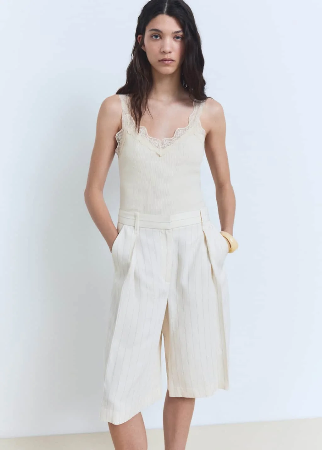 NATURAL WHITE