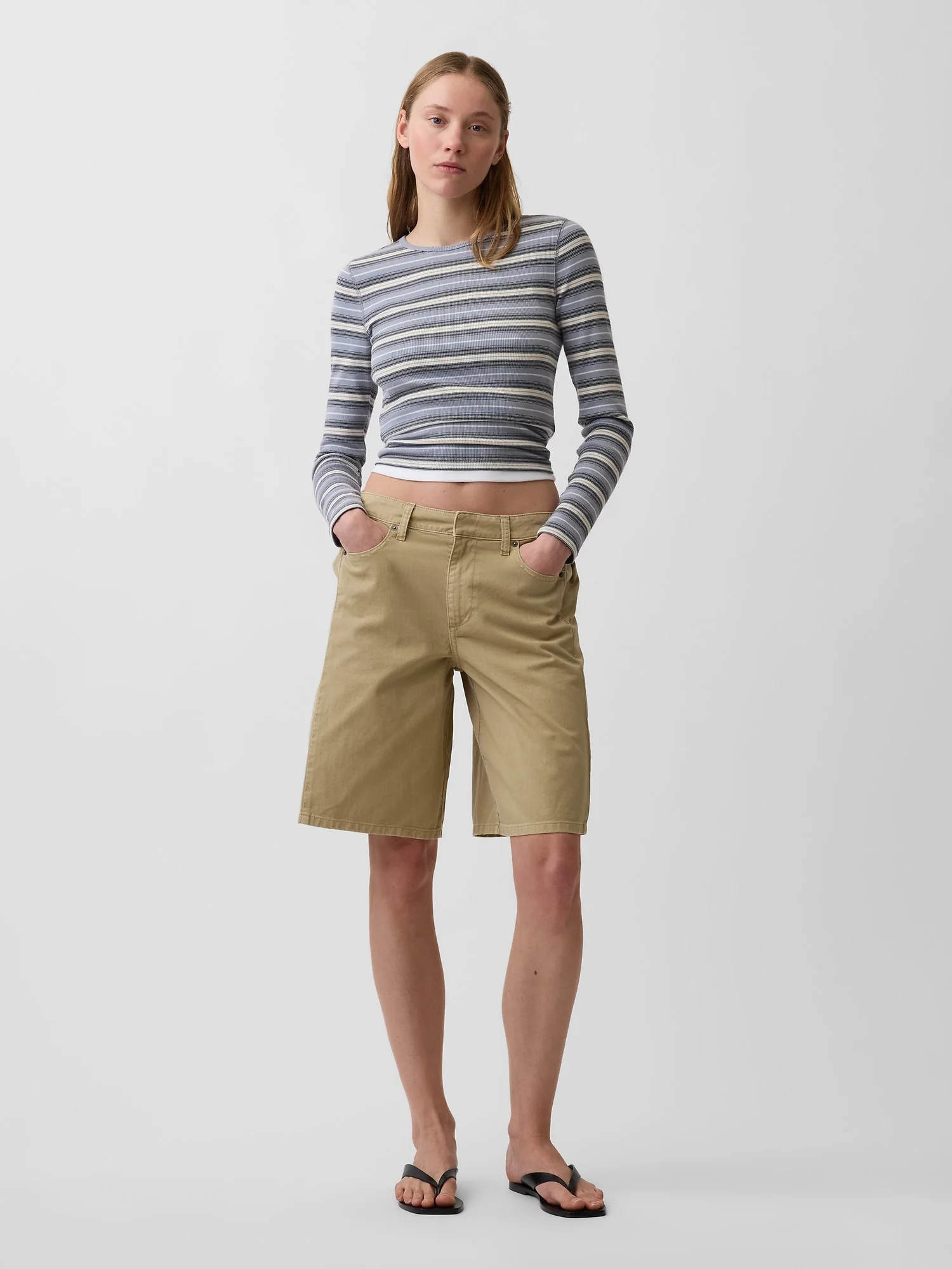 GAP Quần Short Vải Nữ