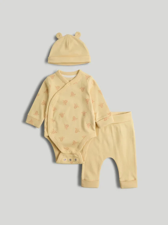 mothercare Bộ 3: quần, áo, nón em bé