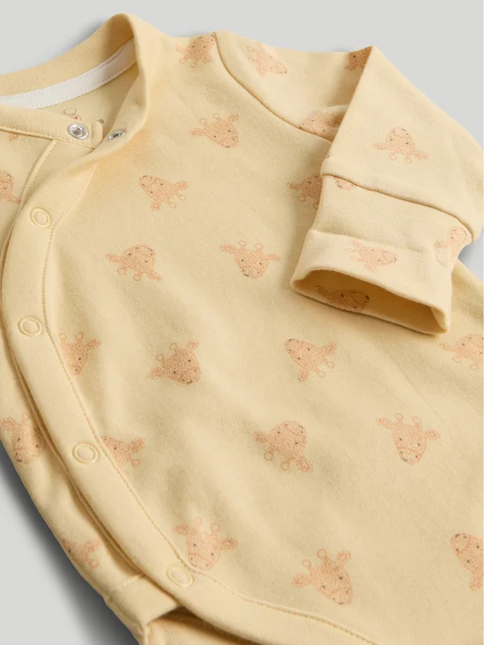 mothercare Bộ 3: quần, áo, nón em bé