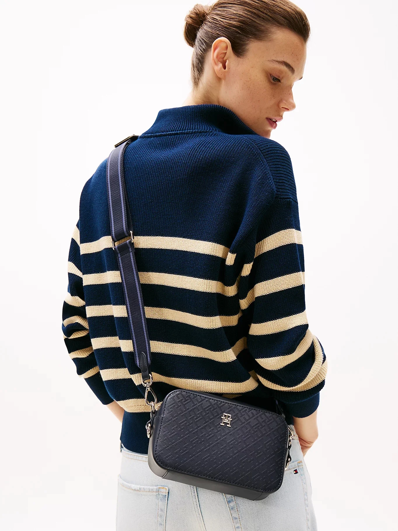 TOMMY HILFIGER Túi Đeo Chéo Nữ TH Distinct Camera Bag Mono