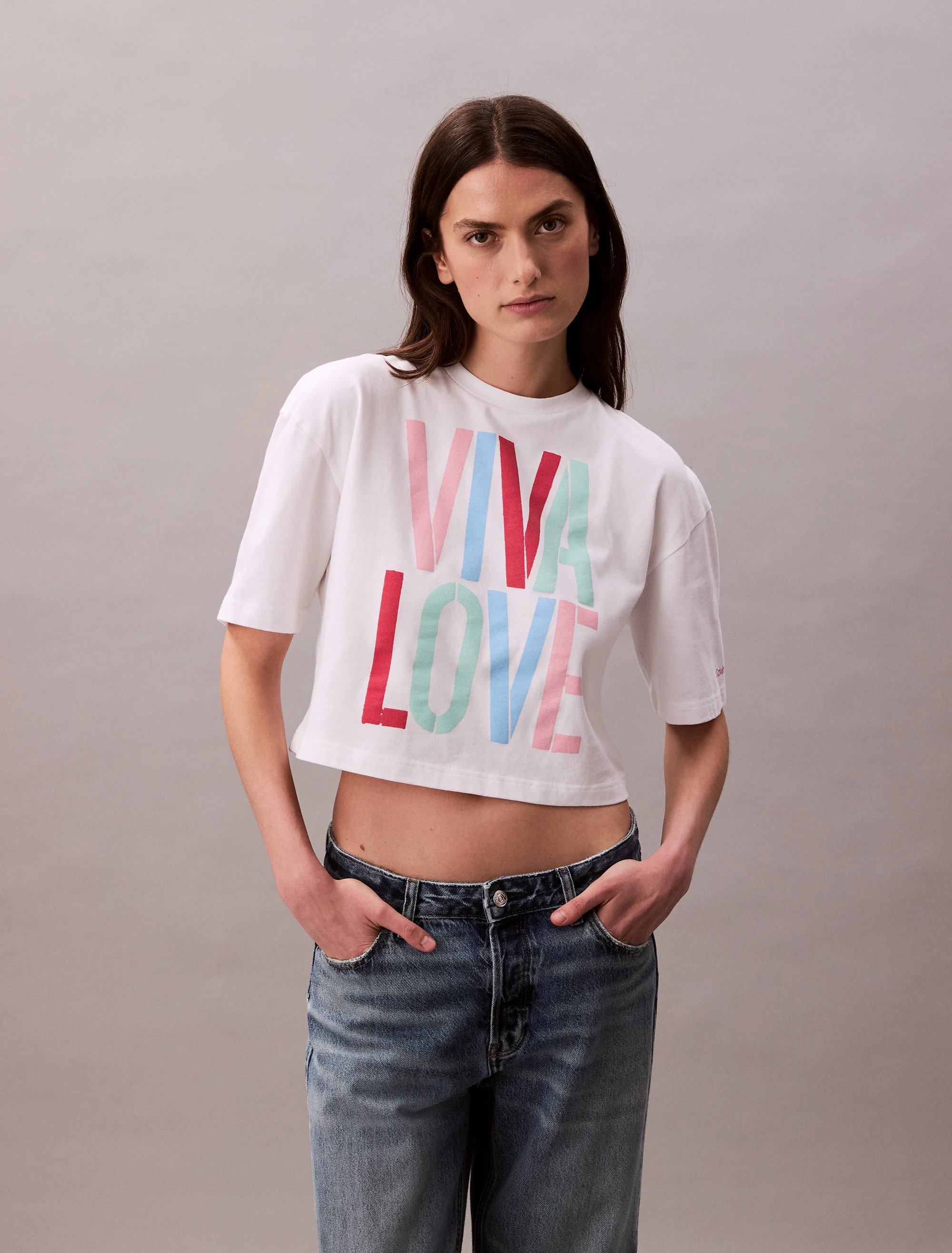 CK JEANS Áo Thun Nữ Marc Hundley Pride Viva Love Cropped Relaxed Fit