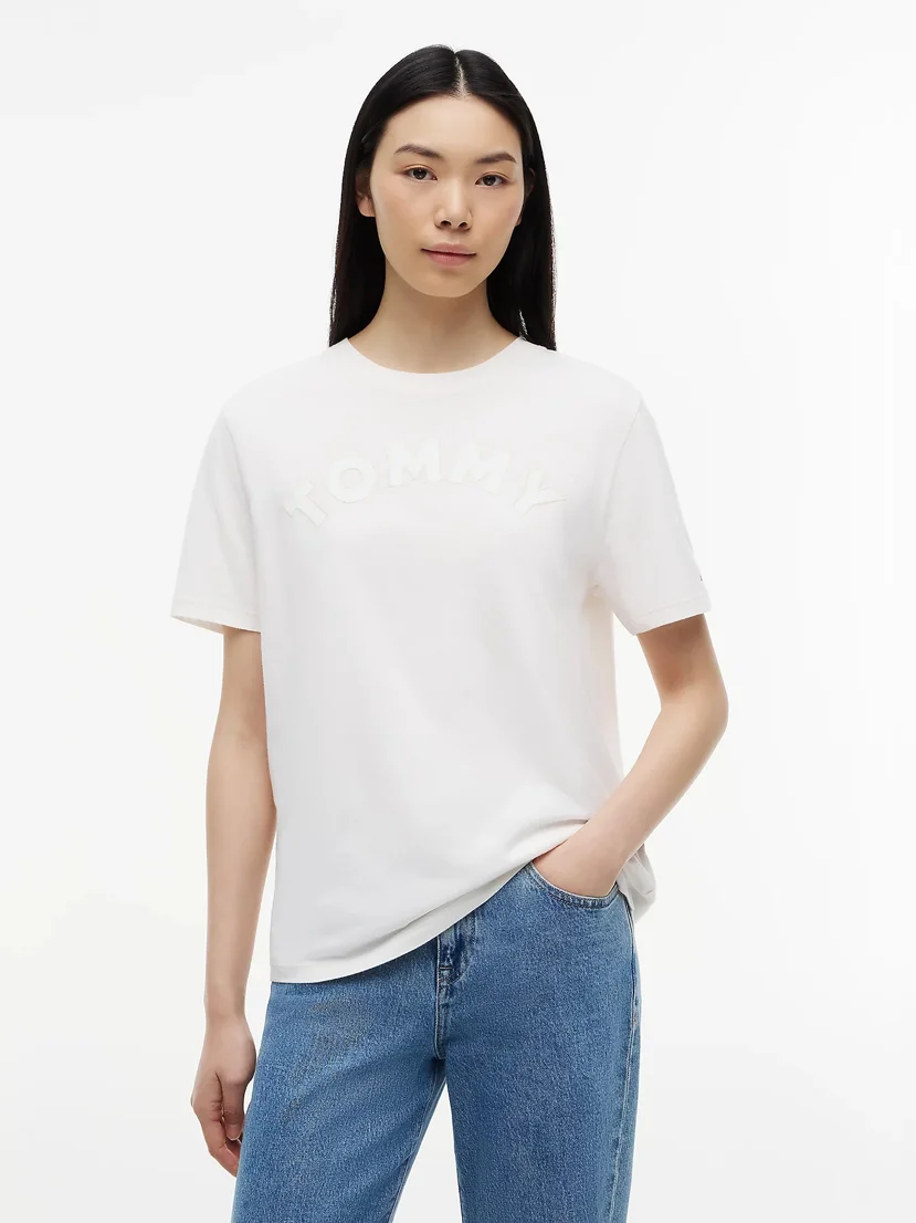 TOMMY JEANS Áo Thun Nữ Tay Ngắn TJW Rlx Gmd Varsity SS Tee Ext