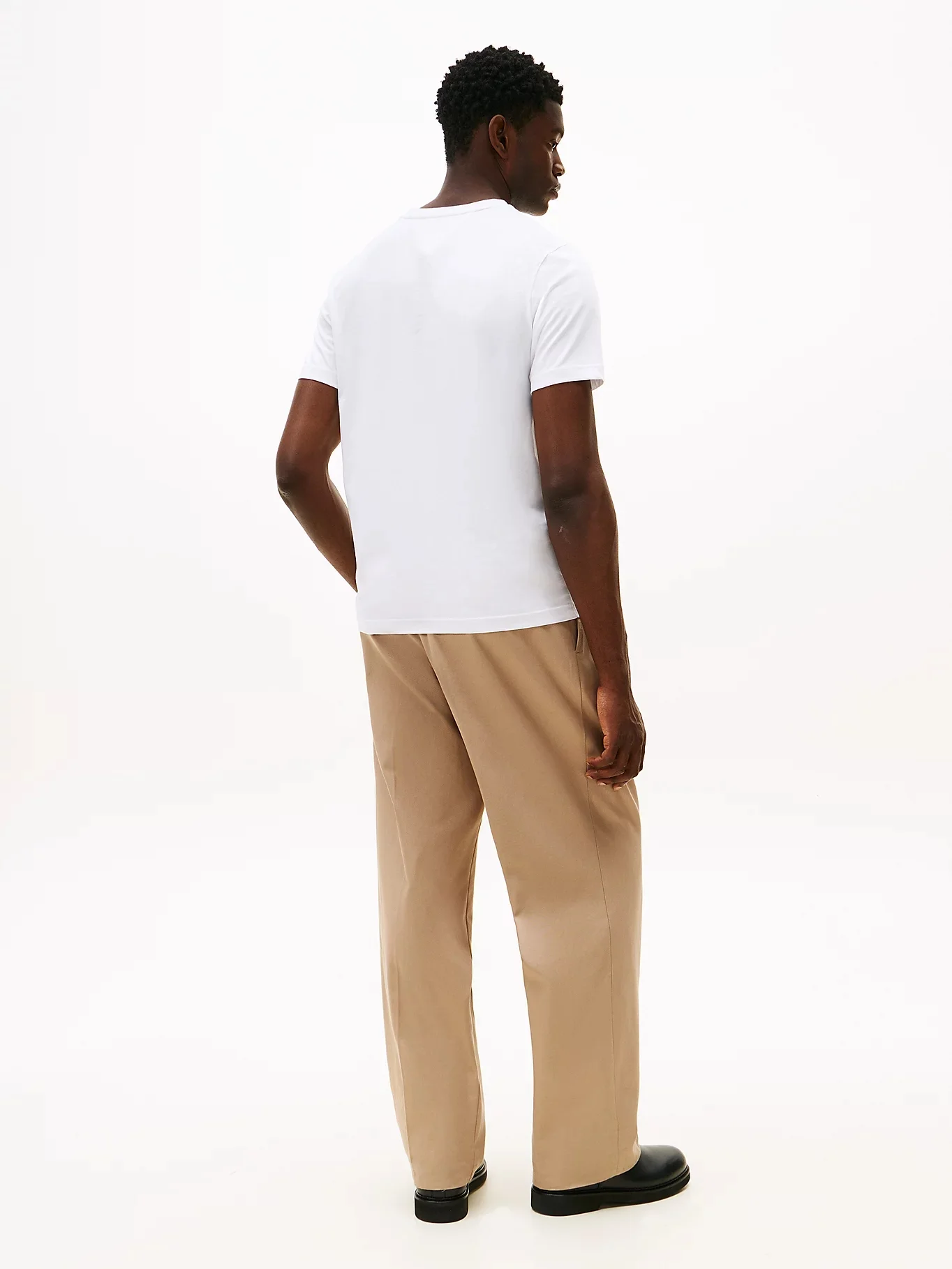 TOMMY HILFIGER Áo Thun Nam Tay Ngắn Brand Love Small Center Tee