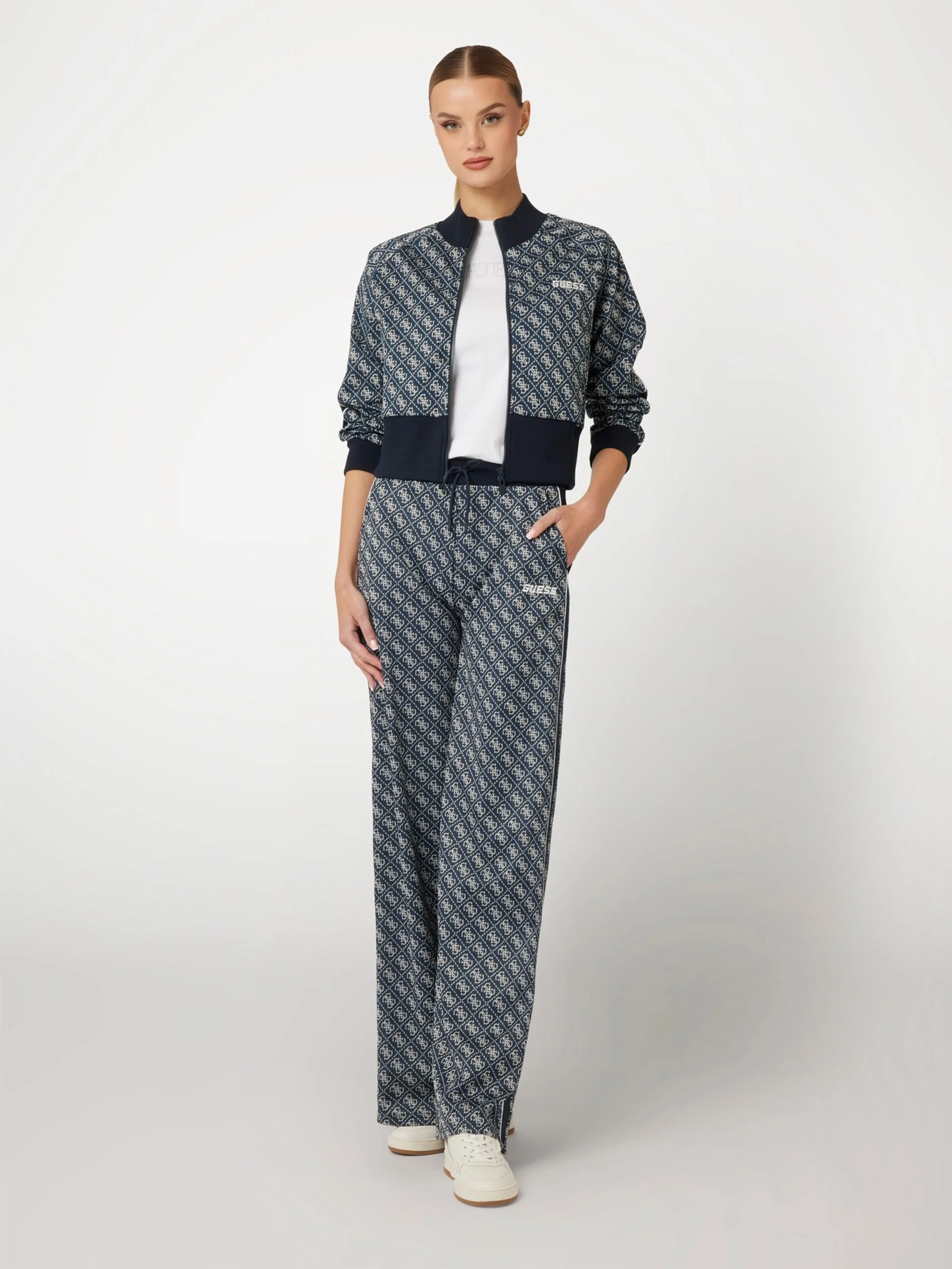 GUESS ATHLEISURE Quần Dài Kiểu Thể Thao Nữ - Sarah 4G Logo Straight Long Pa