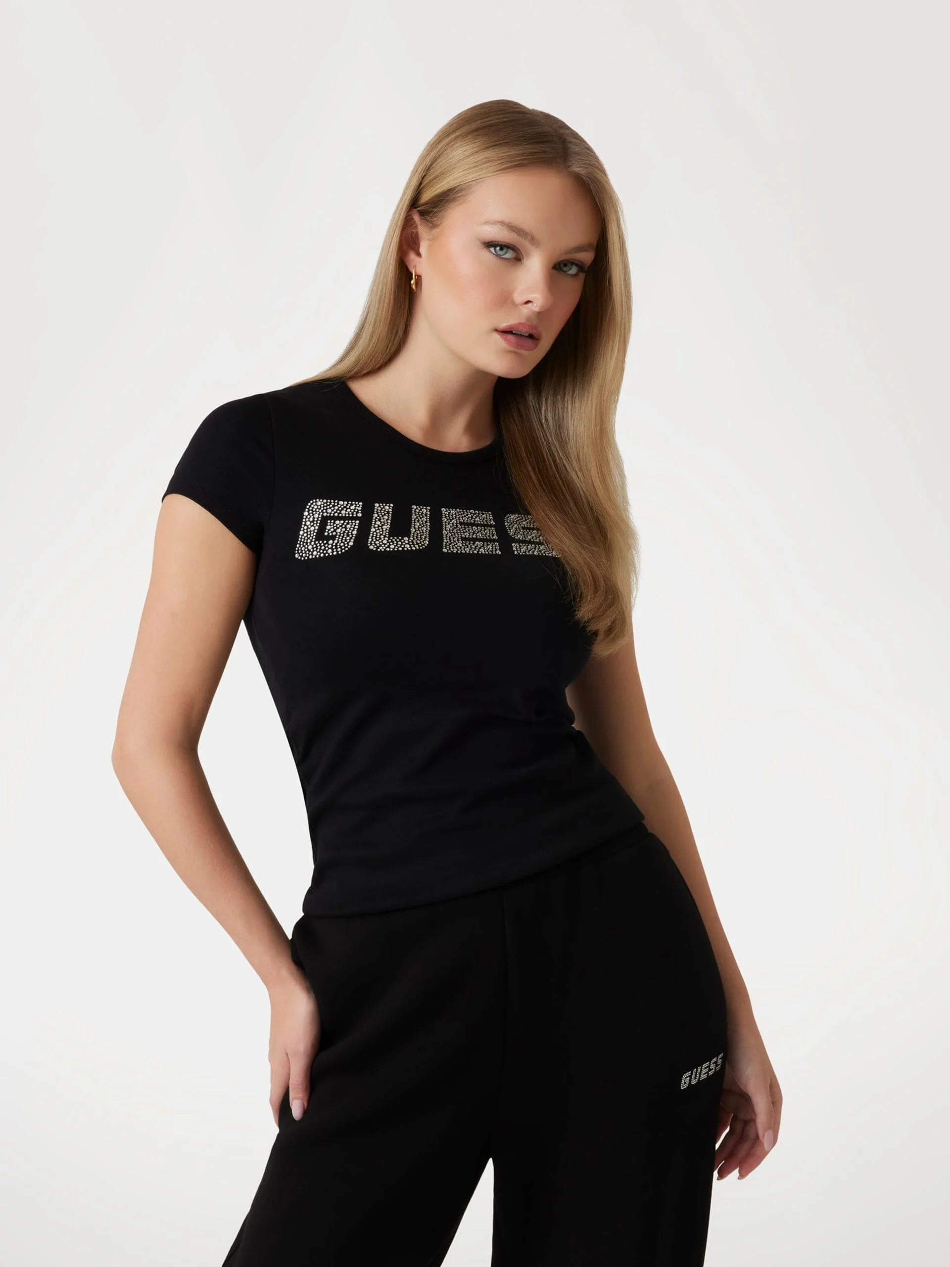 GUESS ATHLEISURE Áo Thun Kiểu Thể Thao Nữ Kiara Ss T-Shirt
