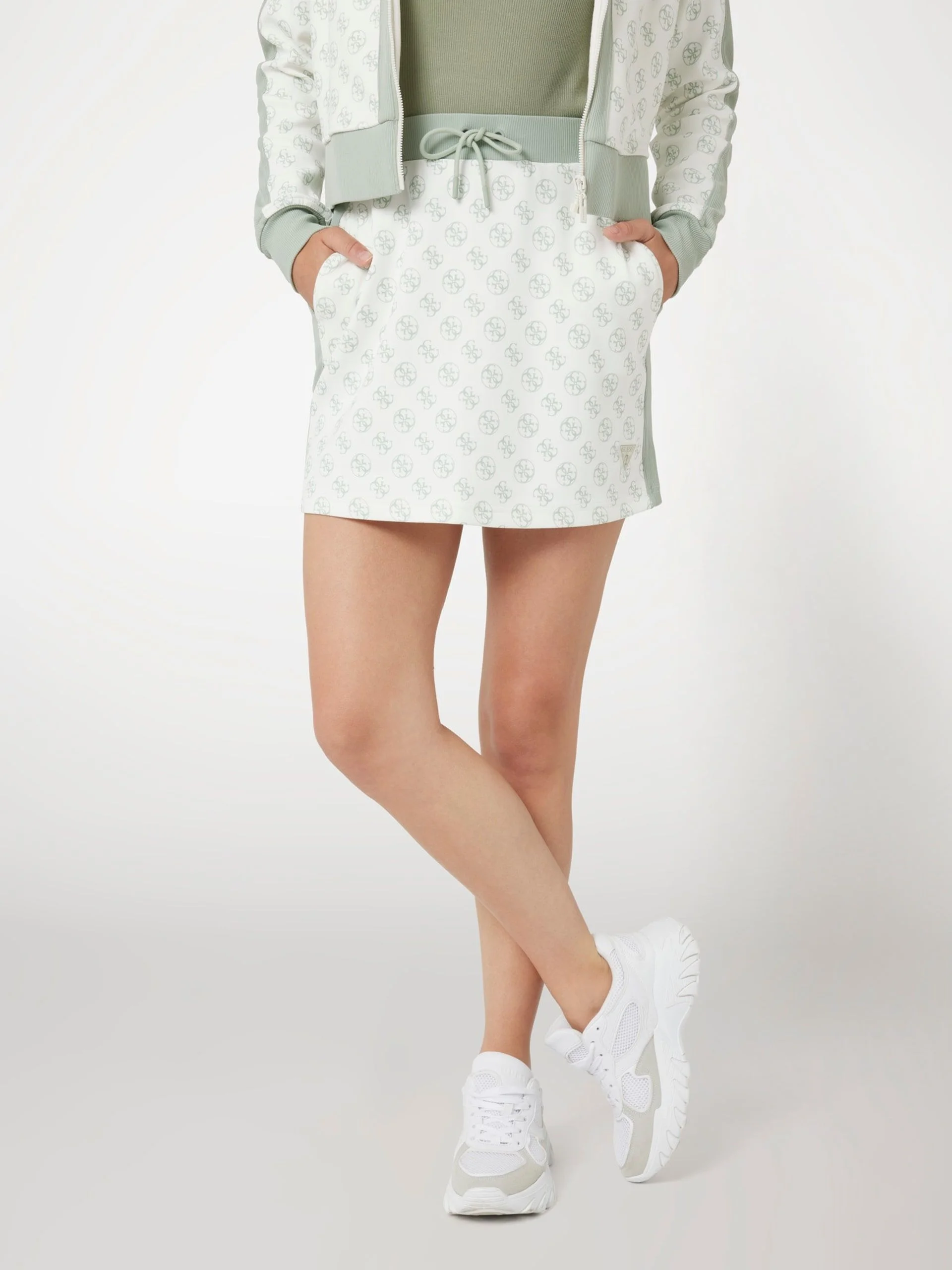 GUESS ATHLEISURE Chân Váy Kiểu Thể Thao Nữ - Ela 4G Skirt