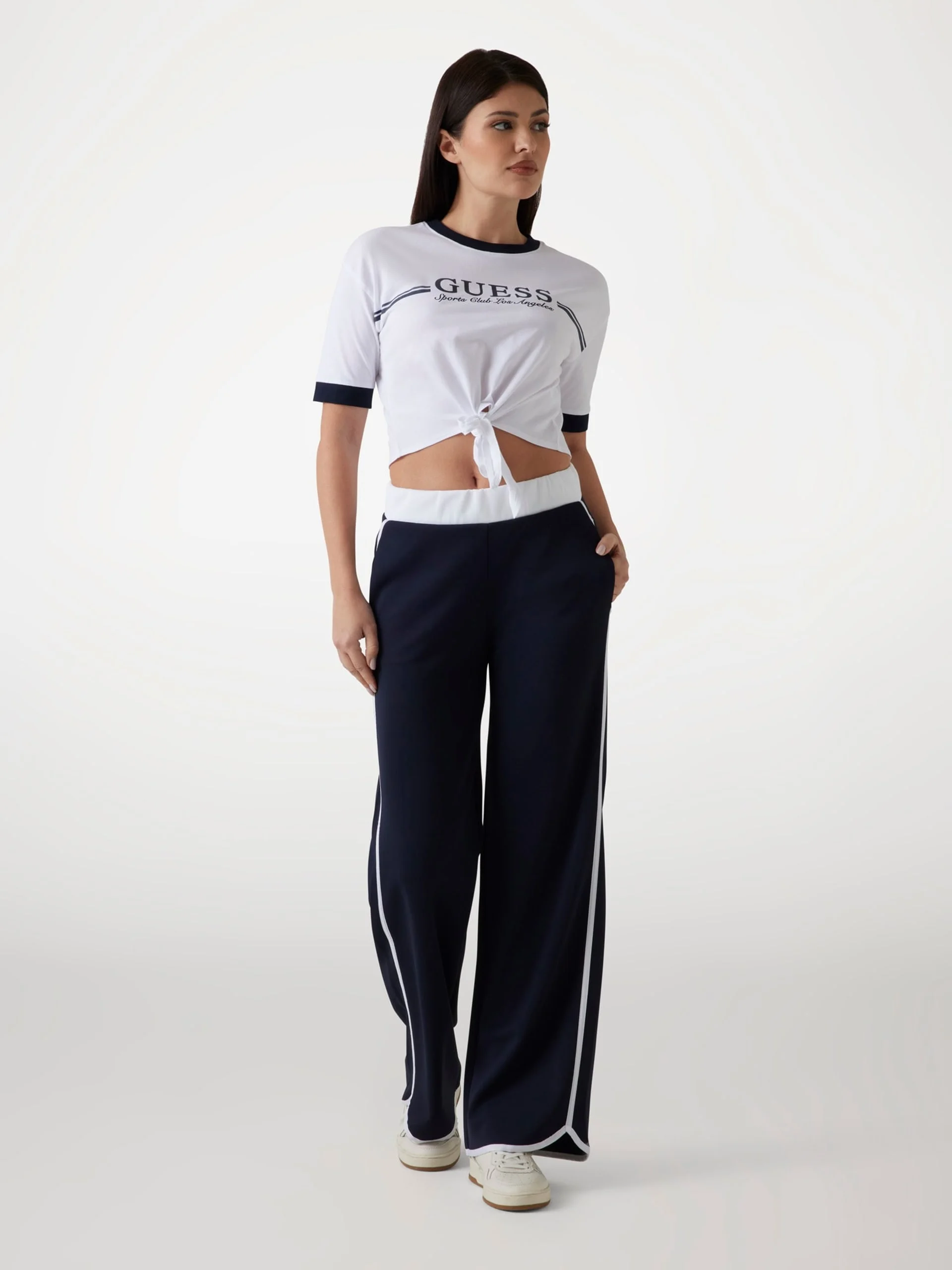GUESS ATHLEISURE Áo Thun Kiểu Thể Thao Nữ Knot T-Shirt