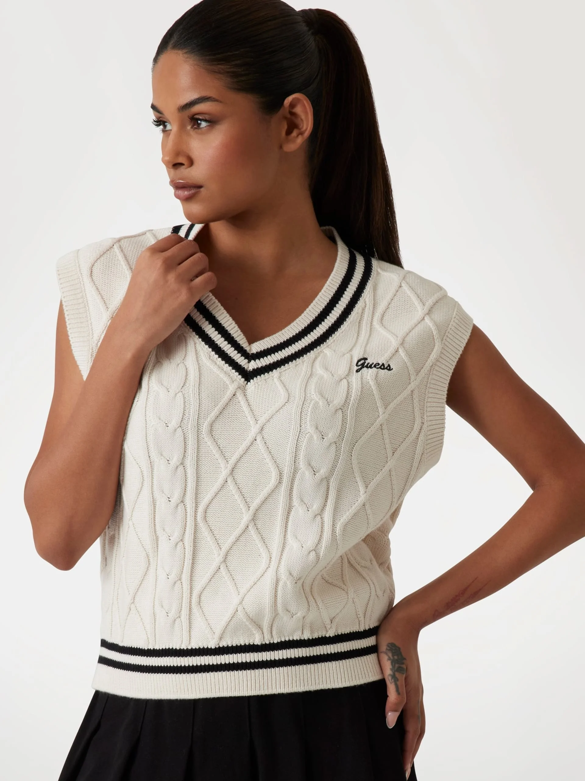 GUESS ATHLEISURE Áo Len Kiểu Thể Thao Nữ - Sweater Vest
