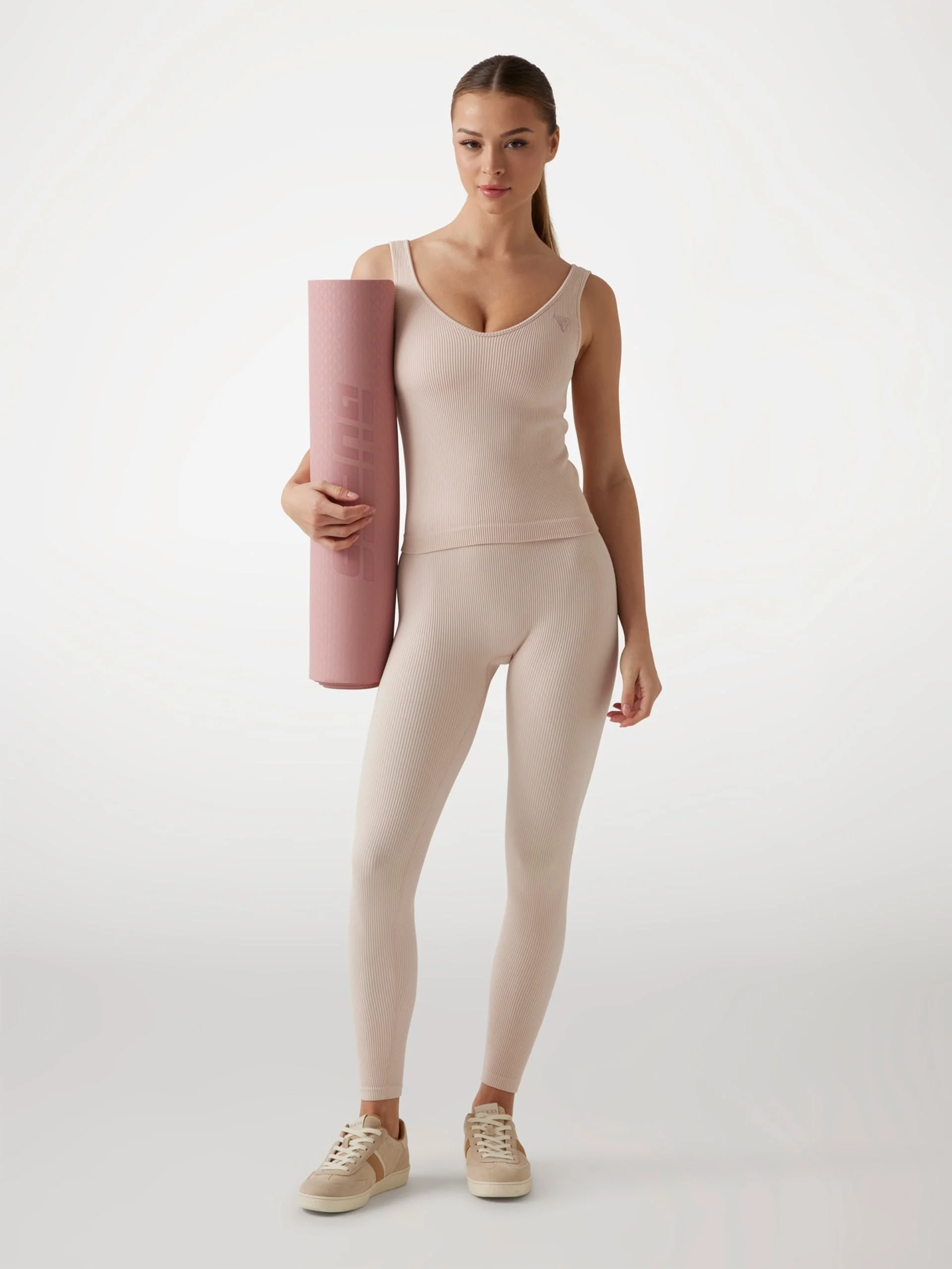 GUESS ATHLEISURE Áo Thun Kiểu Thể Thao Nữ - Martina Seamless Active Top