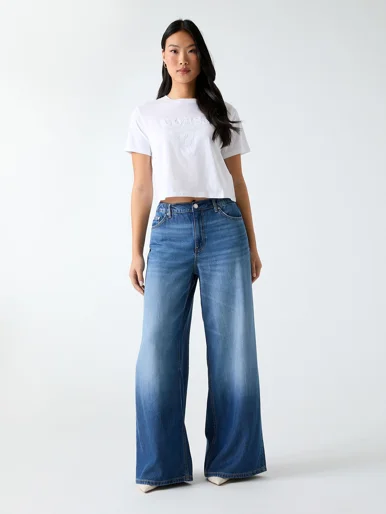 GUESS ATHLEISURE Áo Thun Kiểu Thể Thao Nữ - Habi Boxy Cn T-Shirt