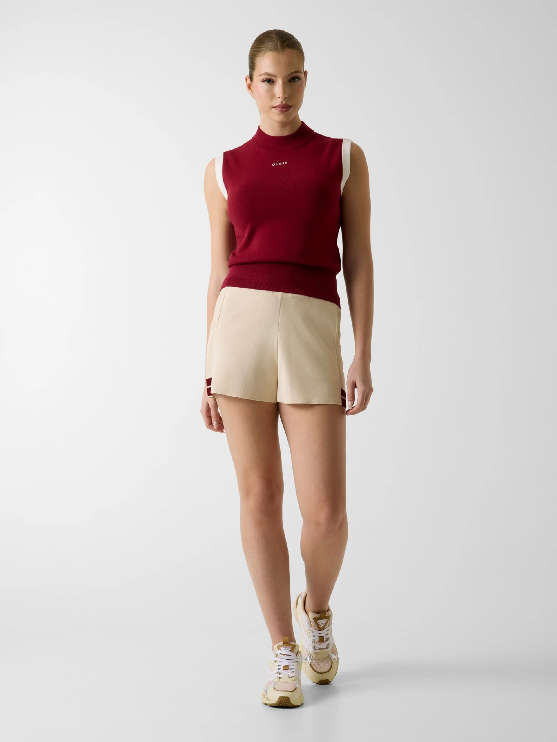 GUESS ATHLEISURE Áo Thun Kiểu Thể Thao Nữ - Laurene Top Swtr