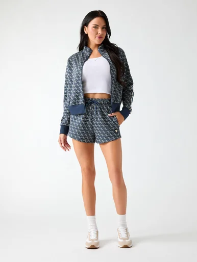GUESS ATHLEISURE Quần Short Thể Thao Nữ - 4G Allover Jacquard Shorts